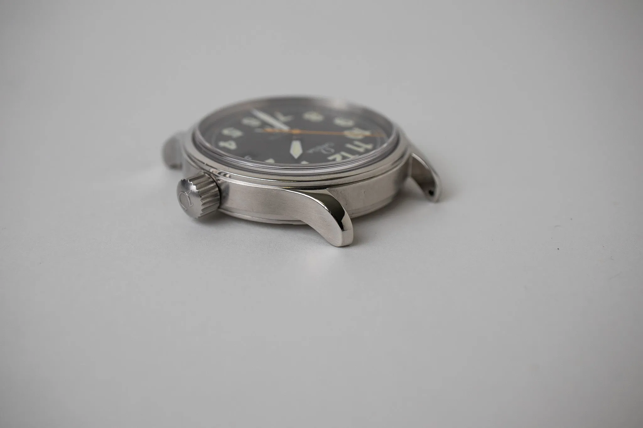 Omega Dynamic 5202.51.00 Broad arrow