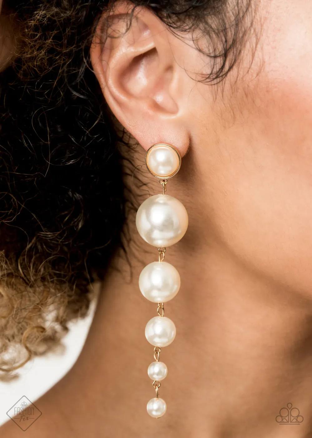 Paparazzi - Fiercely 5th Avenue - Pearl Set -Fashion Fix 10-20