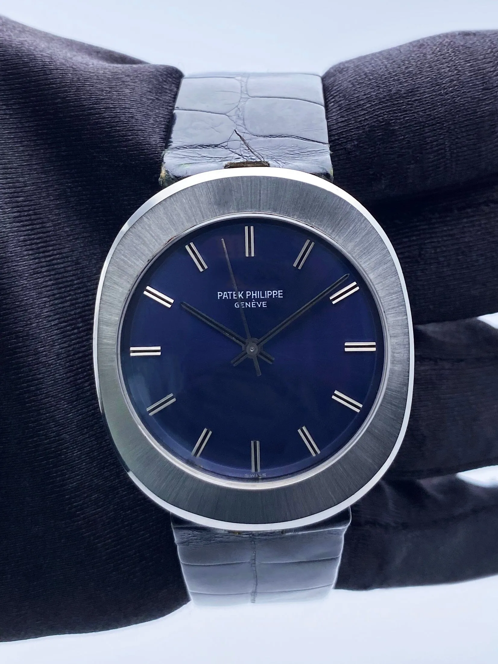 Patek Philippe Vintage 3580 Blue Dial Jumbo "UFO" Watch Box Papers