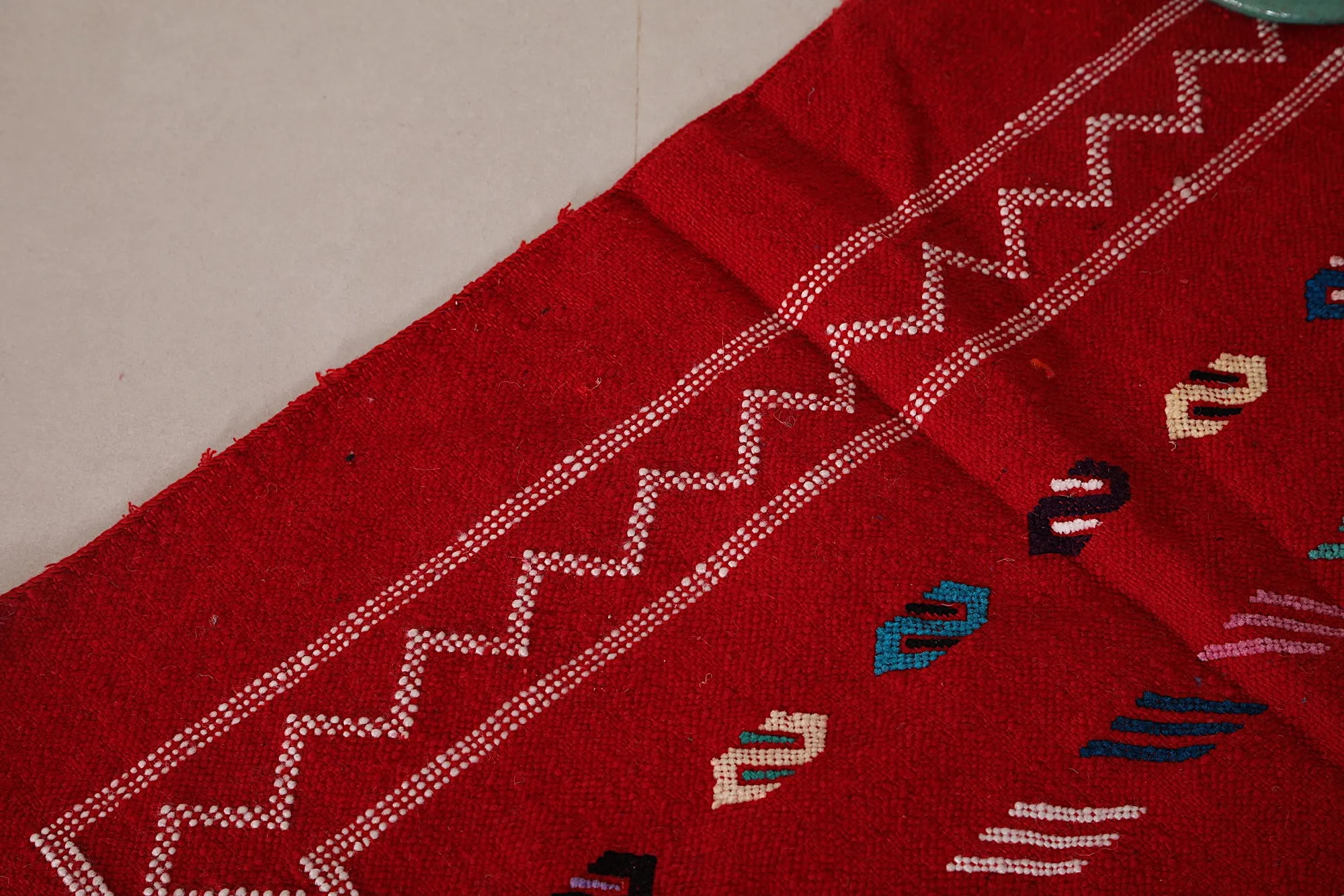 Red Handwoven Moroccan Rug - Kilim 3.1 FT X 4.6 FT