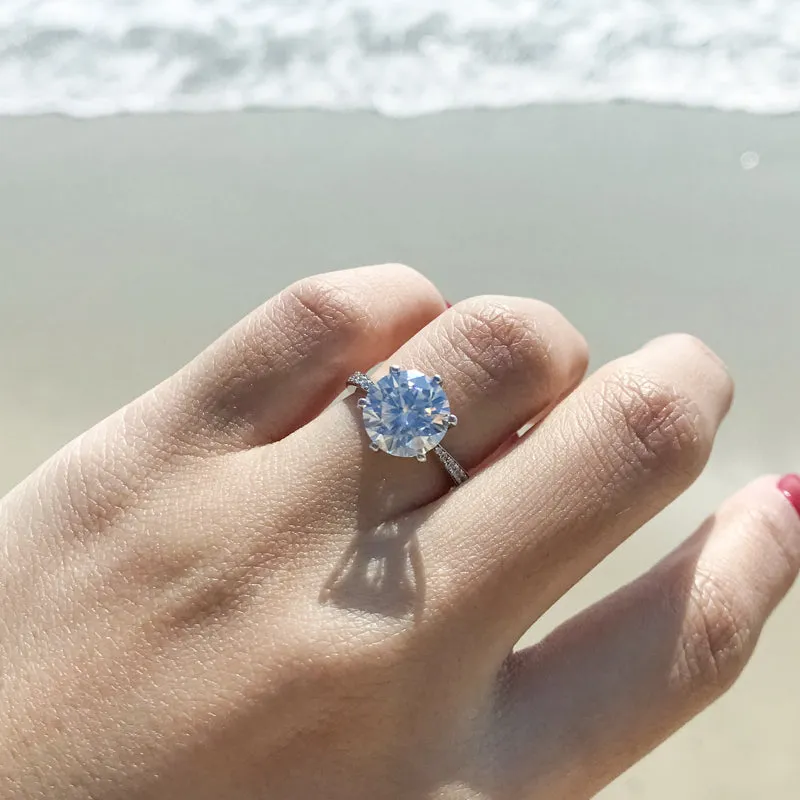 Round Cut Moissanite Diamond Classic Ring