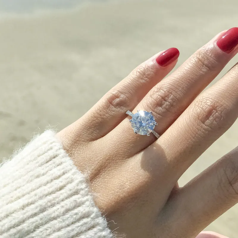 Round Cut Moissanite Diamond Classic Ring