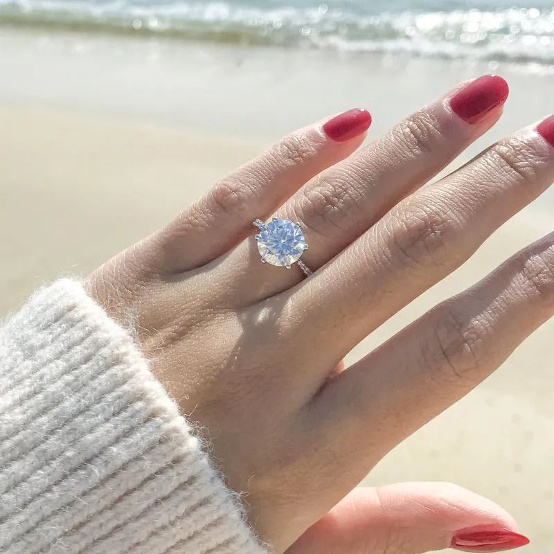 Round Cut Moissanite Diamond Classic Ring