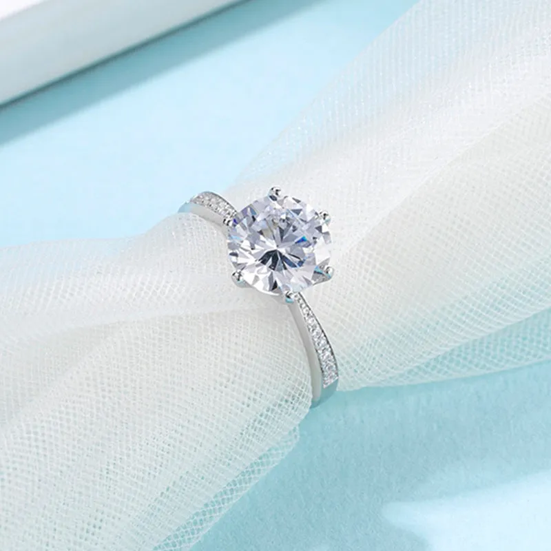 Round Cut Moissanite Diamond Classic Ring