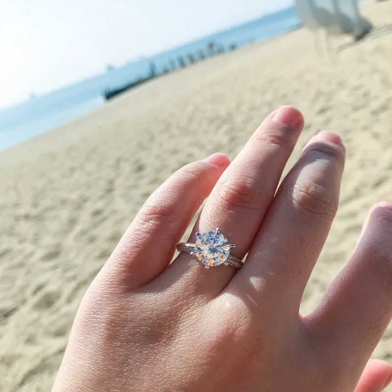 Round Cut Moissanite Diamond Classic Ring