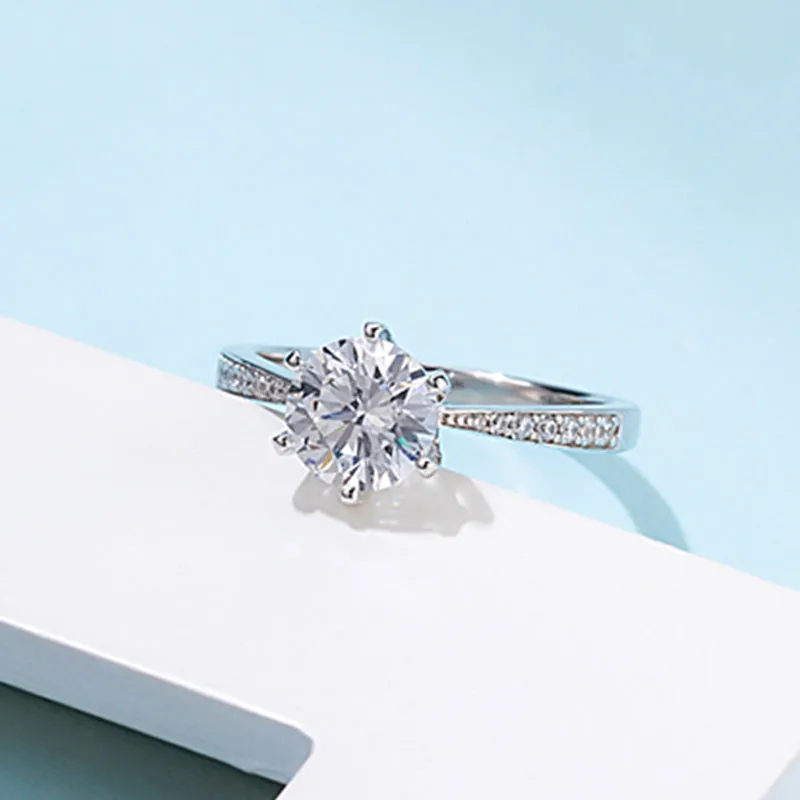 Round Cut Moissanite Diamond Classic Ring