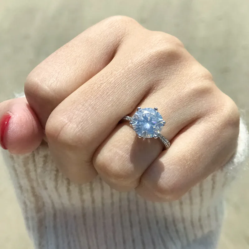 Round Cut Moissanite Diamond Classic Ring