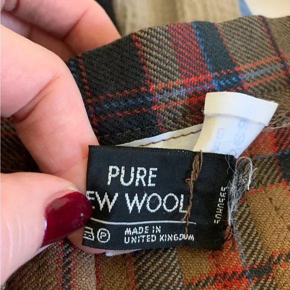 Scottish Clanwear wool red Brown and Black Pleated Midi Skirt vintage sz 12
