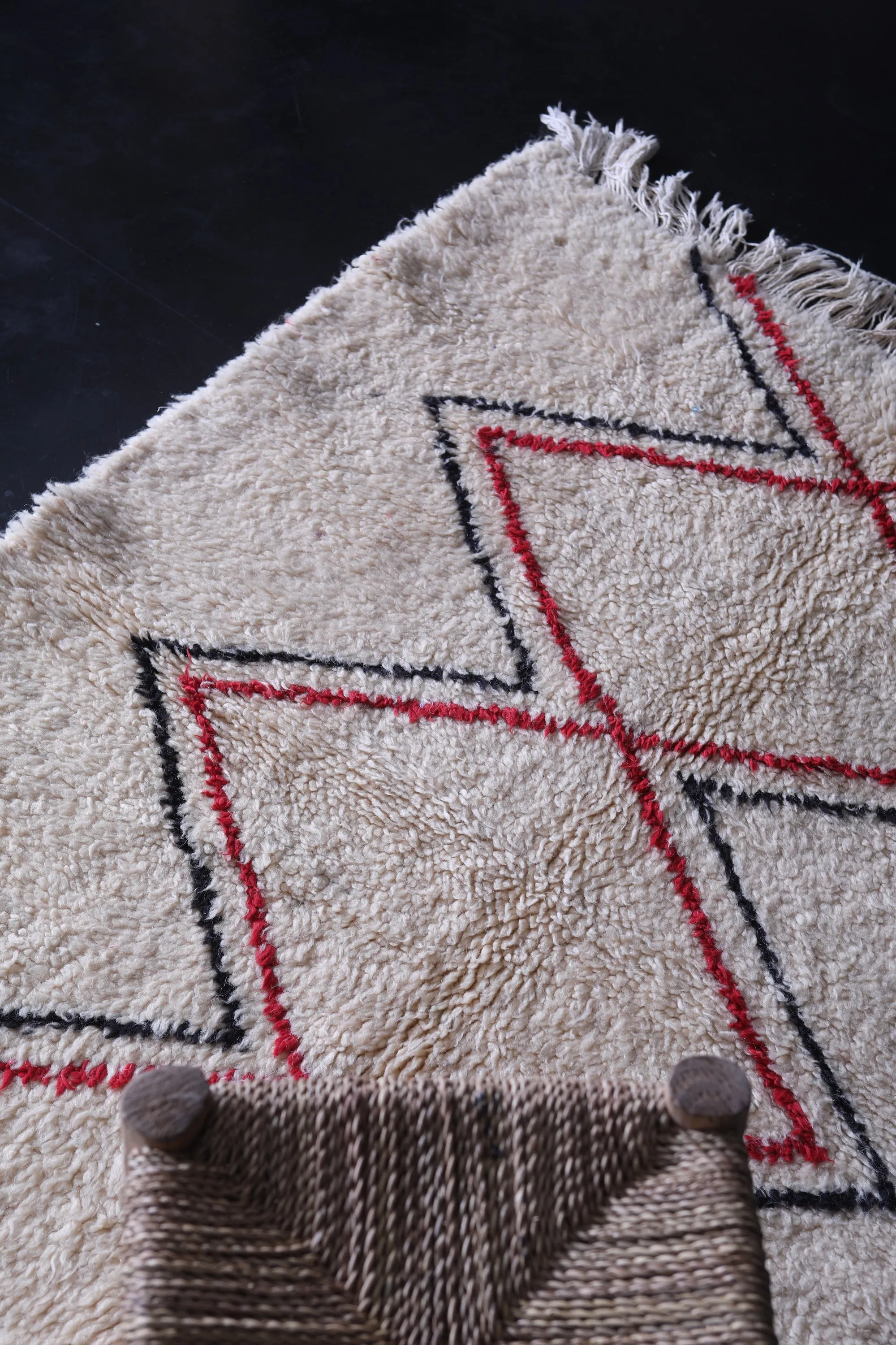 Small Azilal Runner Rug 3.3 x 4.6 Feet – Minimalist Moroccan Style