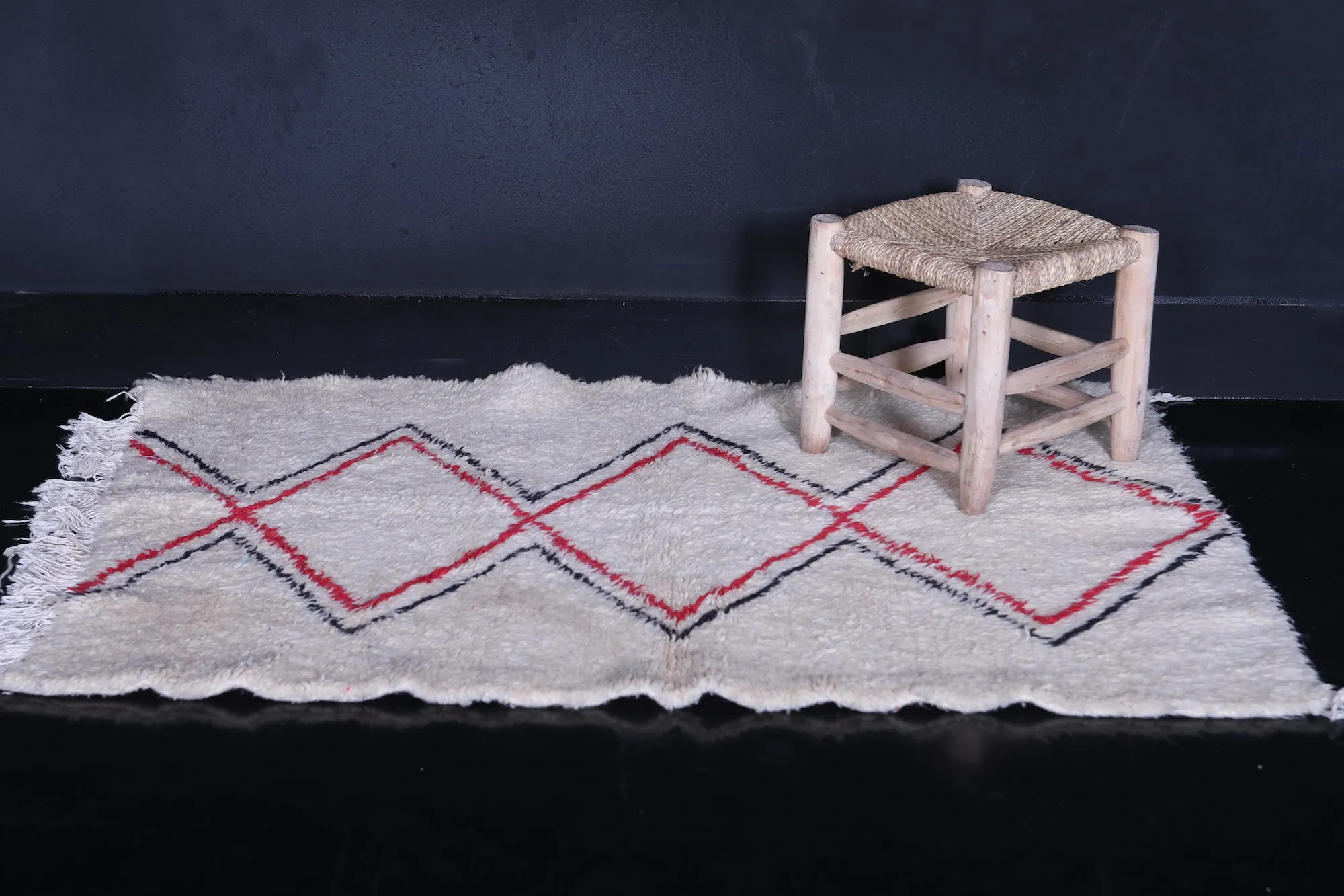 Small Azilal Runner Rug 3.3 x 4.6 Feet – Minimalist Moroccan Style