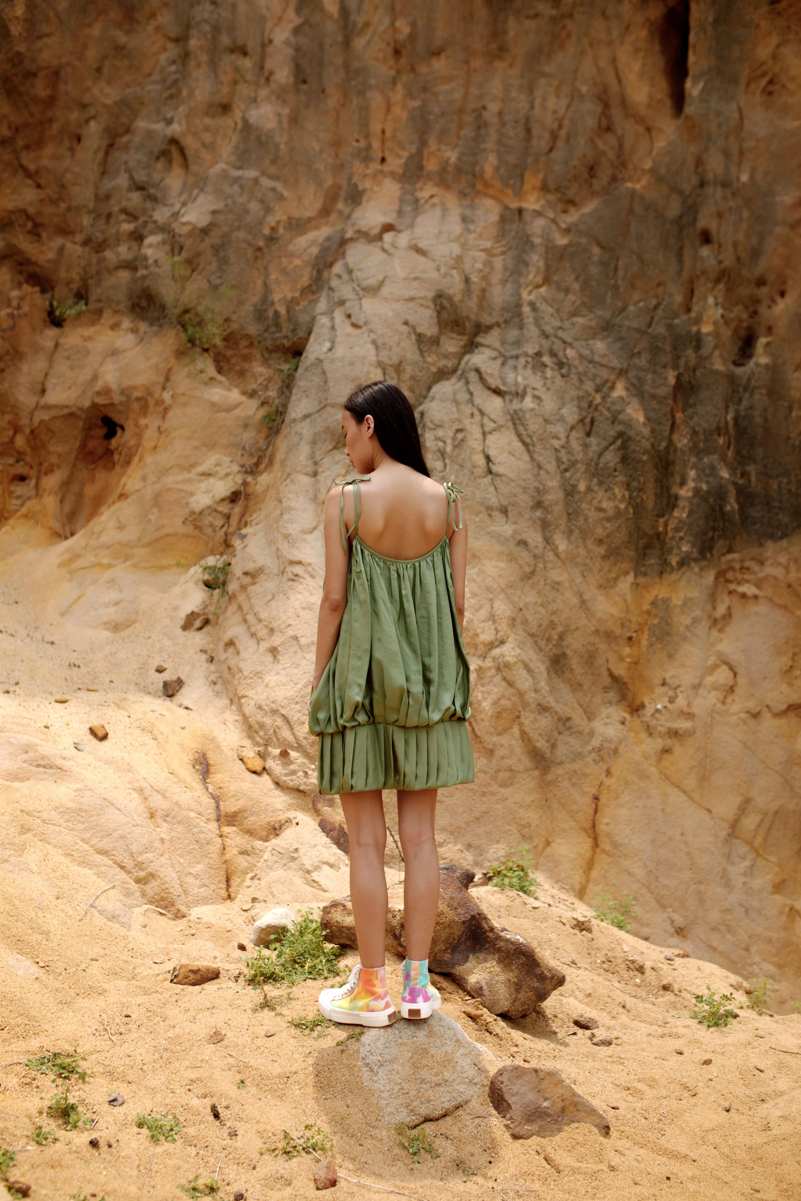 Summer Dress Balloon-Silk-Fuchsia-Black-Moss Green-Metallic Gold-Elaya Itu 36-Fashion Edit Maya Vana-Ituvana