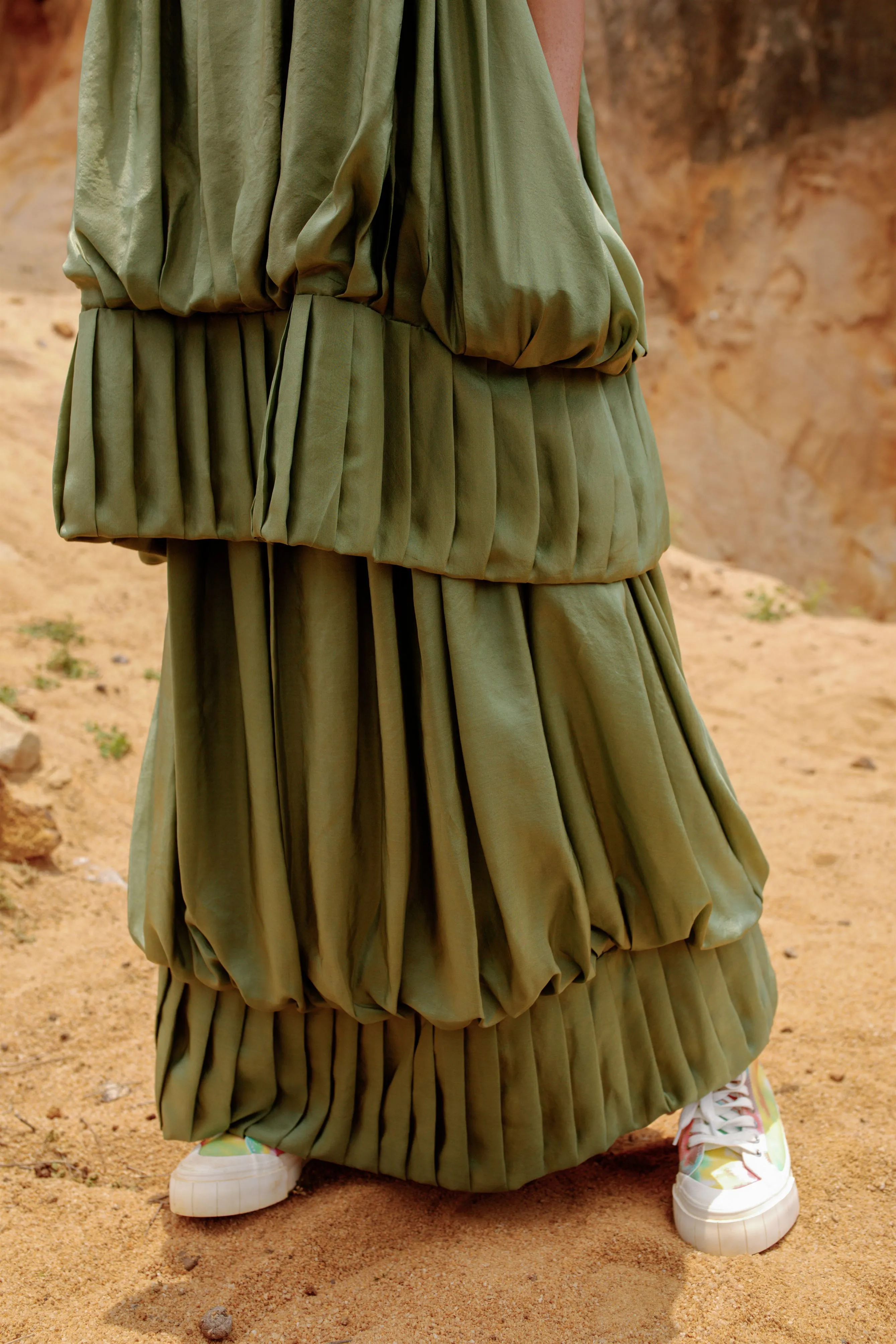 Summer Dress Balloon-Silk-Fuchsia-Black-Moss Green-Metallic Gold-Elaya Itu 36-Fashion Edit Maya Vana-Ituvana