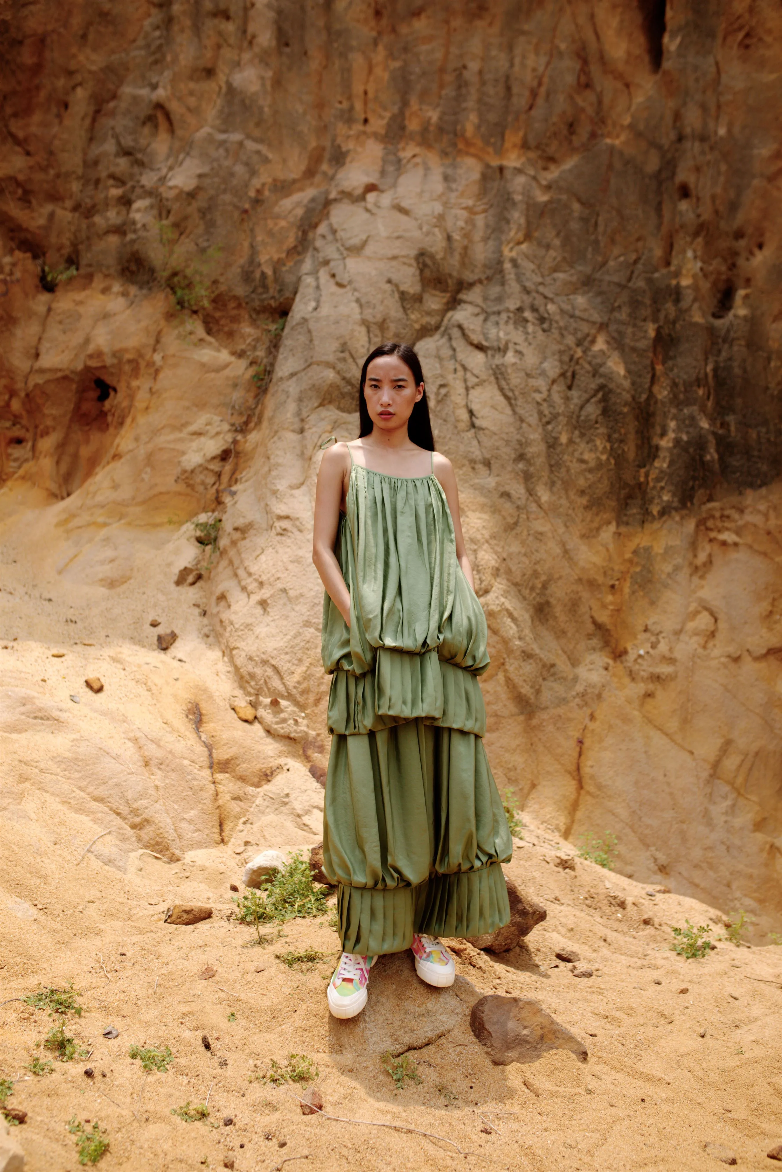 Summer Dress Balloon-Silk-Fuchsia-Black-Moss Green-Metallic Gold-Elaya Itu 36-Fashion Edit Maya Vana-Ituvana