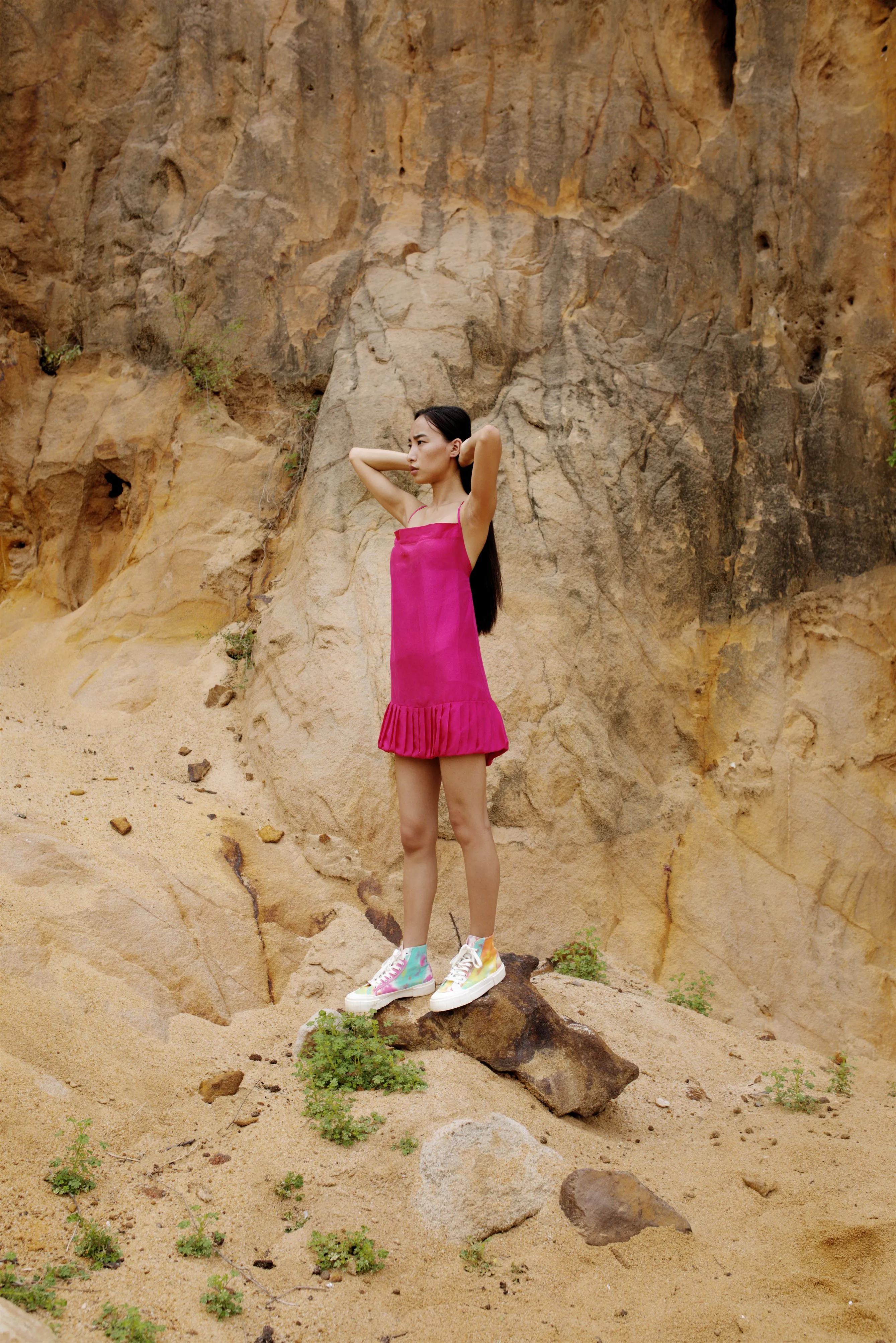 Summer Dress Balloon-Silk-Fuchsia-Black-Moss Green-Metallic Gold-Elaya Itu 36-Fashion Edit Maya Vana-Ituvana