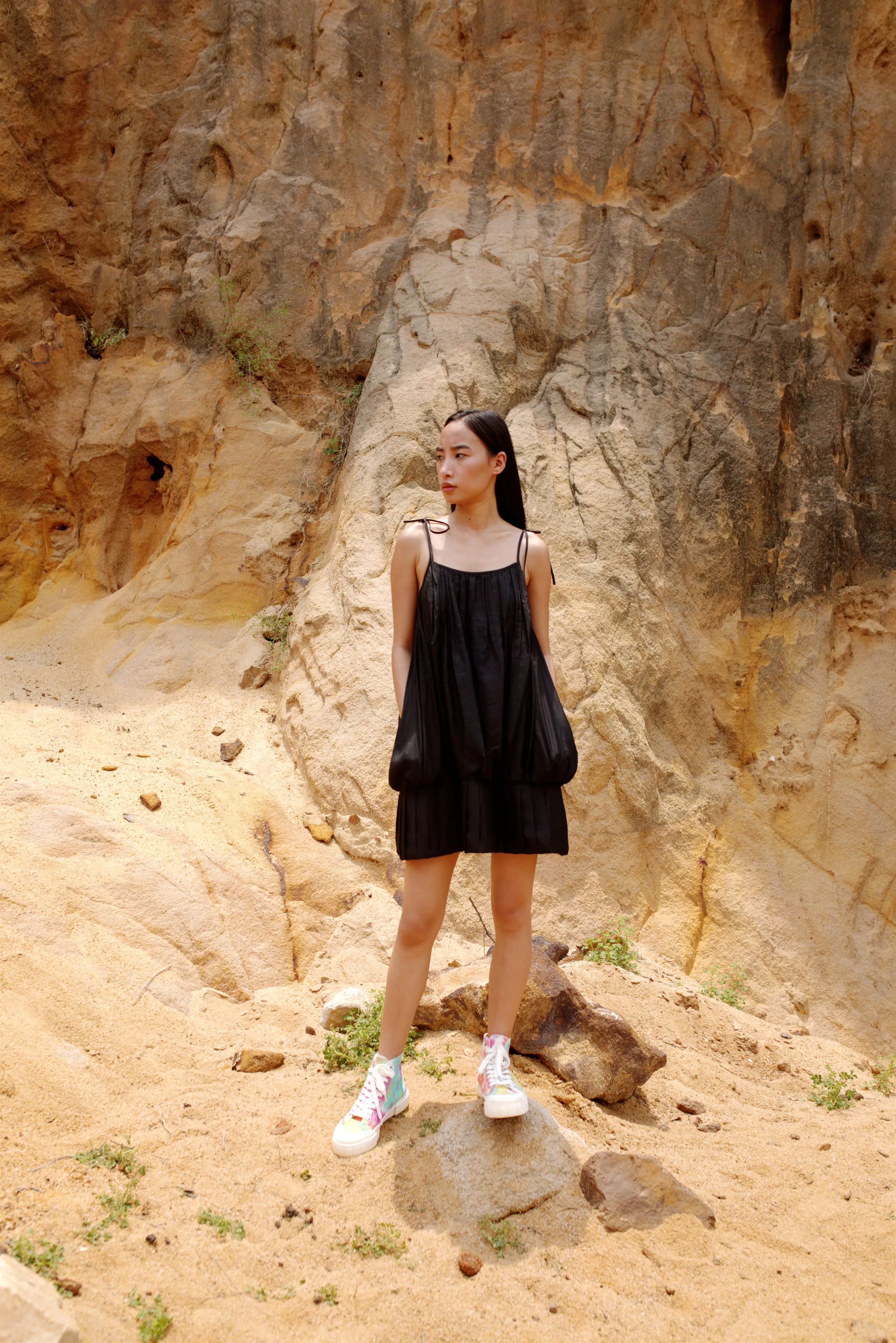 Summer Dress Balloon-Silk-Fuchsia-Black-Moss Green-Metallic Gold-Elaya Itu 36-Fashion Edit Maya Vana-Ituvana