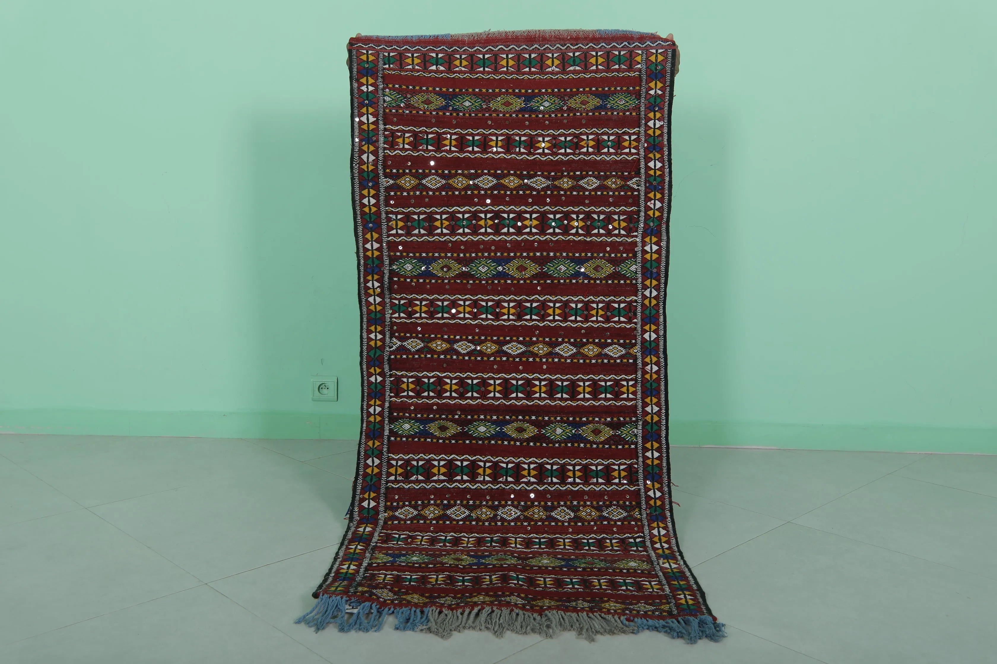 Traditional Moroccan Rug 2.4 x 5 FT - Rich Colors and Intricate Patterns