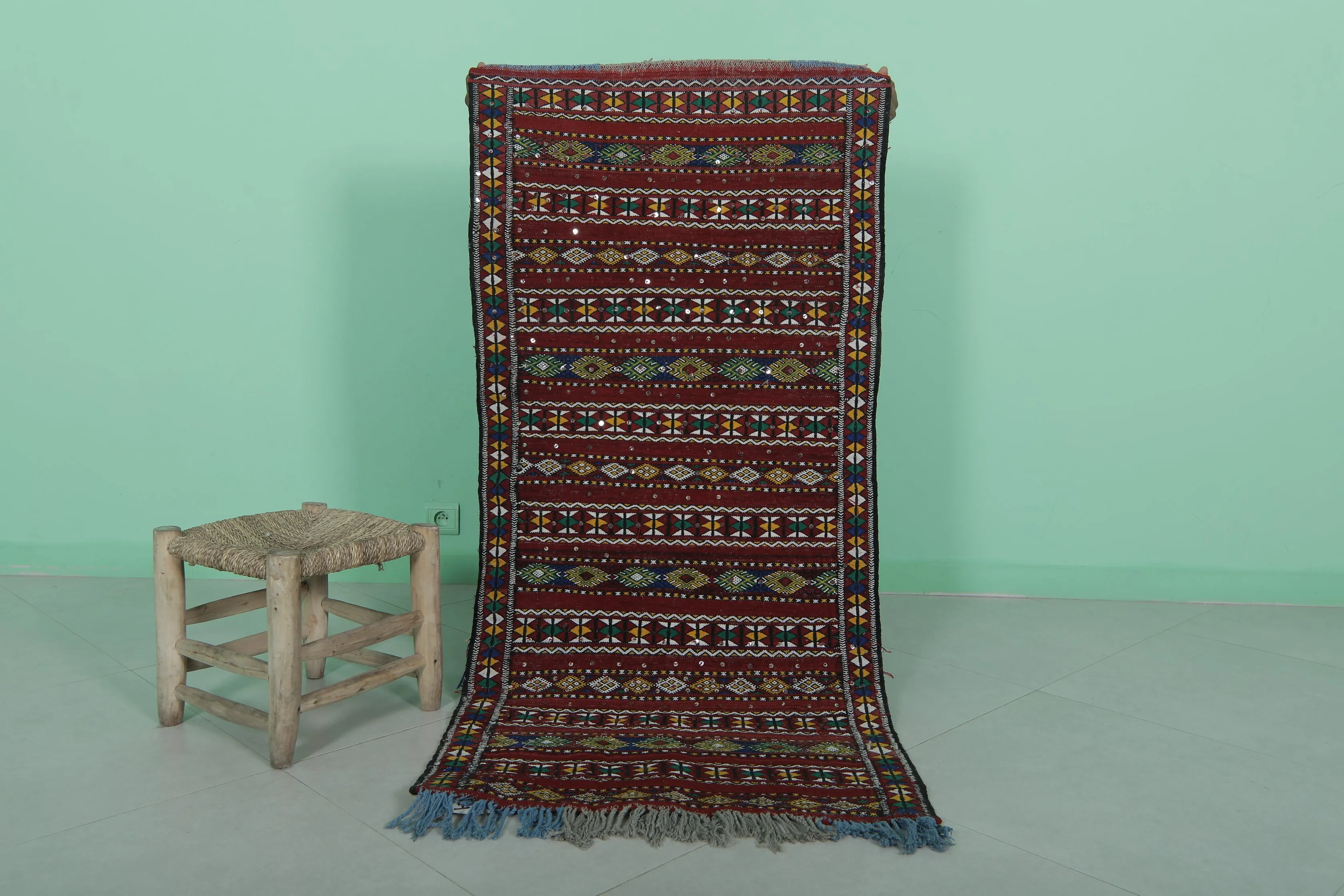 Traditional Moroccan Rug 2.4 x 5 FT - Rich Colors and Intricate Patterns