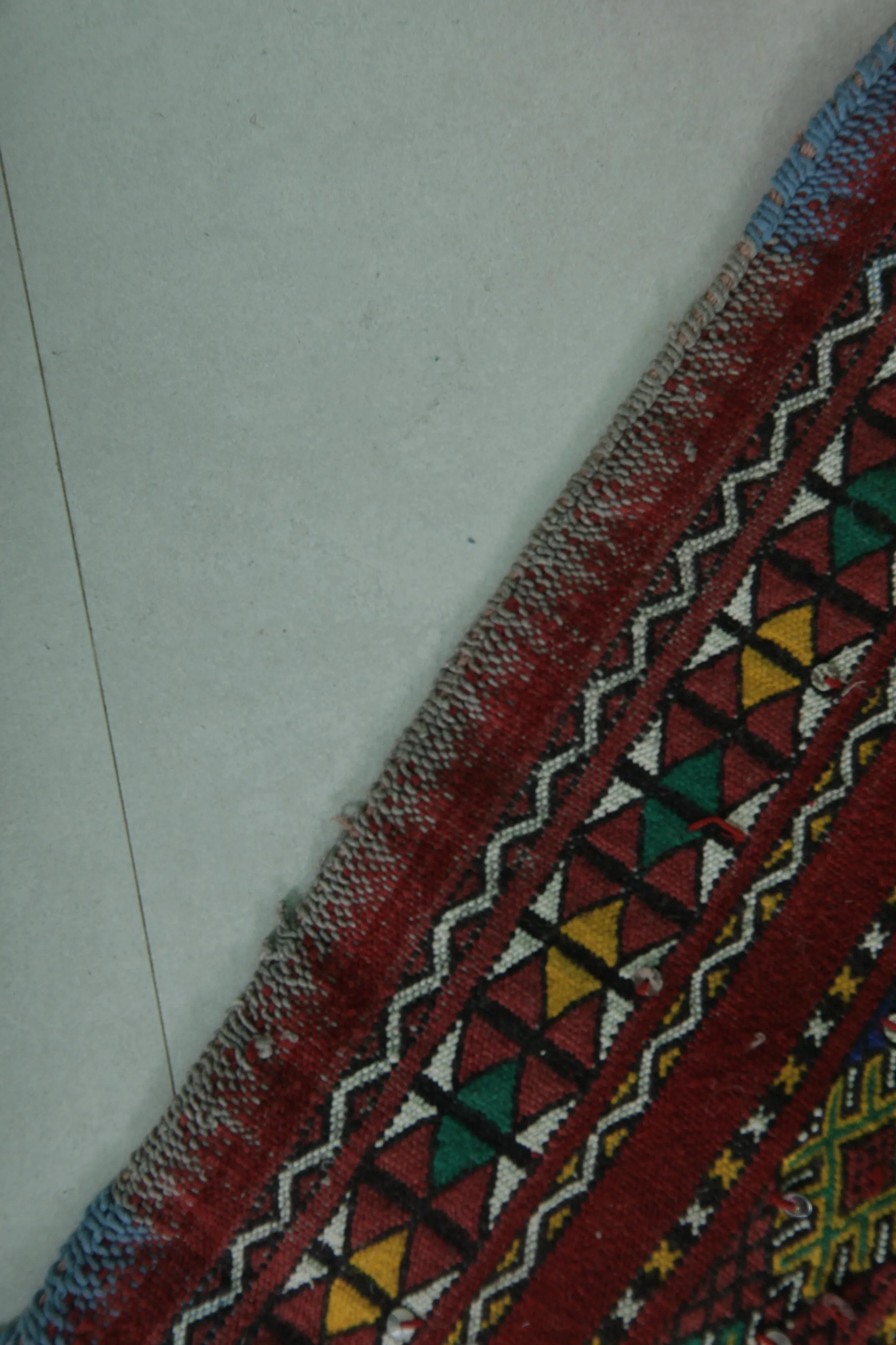 Traditional Moroccan Rug 2.4 x 5 FT - Rich Colors and Intricate Patterns