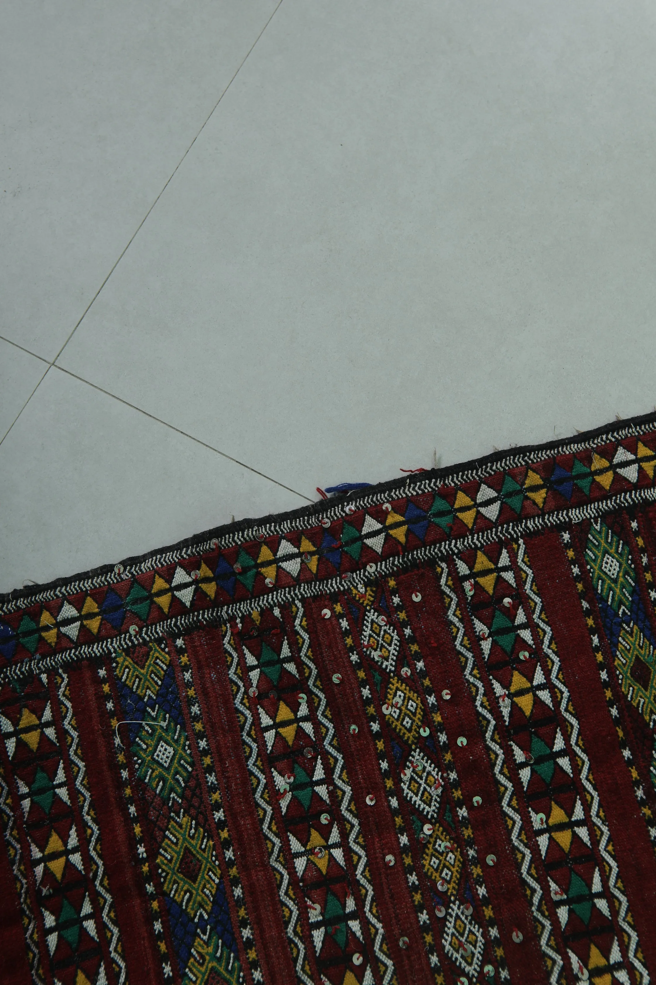Traditional Moroccan Rug 2.4 x 5 FT - Rich Colors and Intricate Patterns