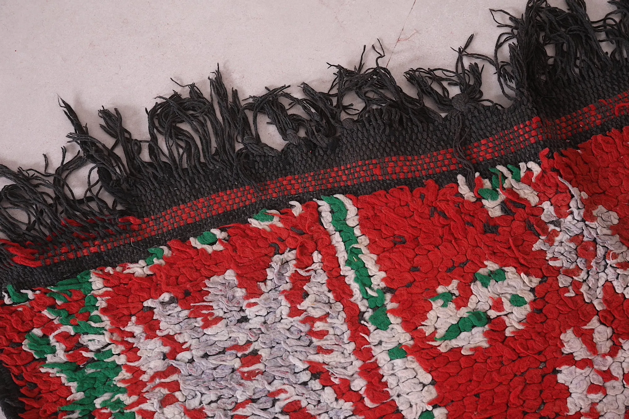 Traditional Moroccan Rug 5.6 x 9.8 FT - Red and Green Elegance