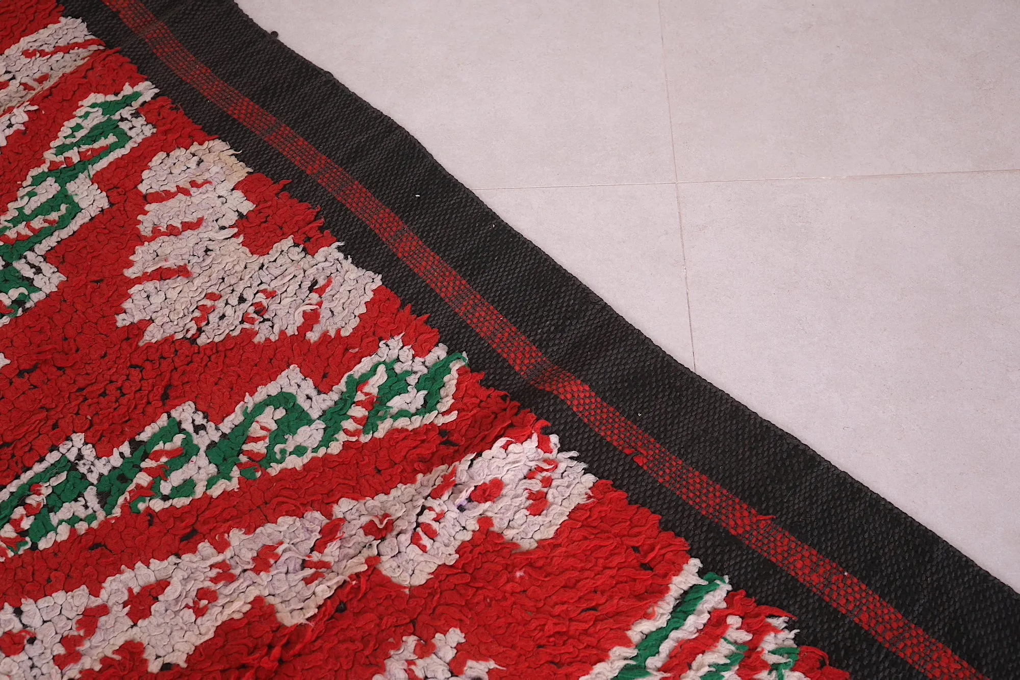 Traditional Moroccan Rug 5.6 x 9.8 FT - Red and Green Elegance