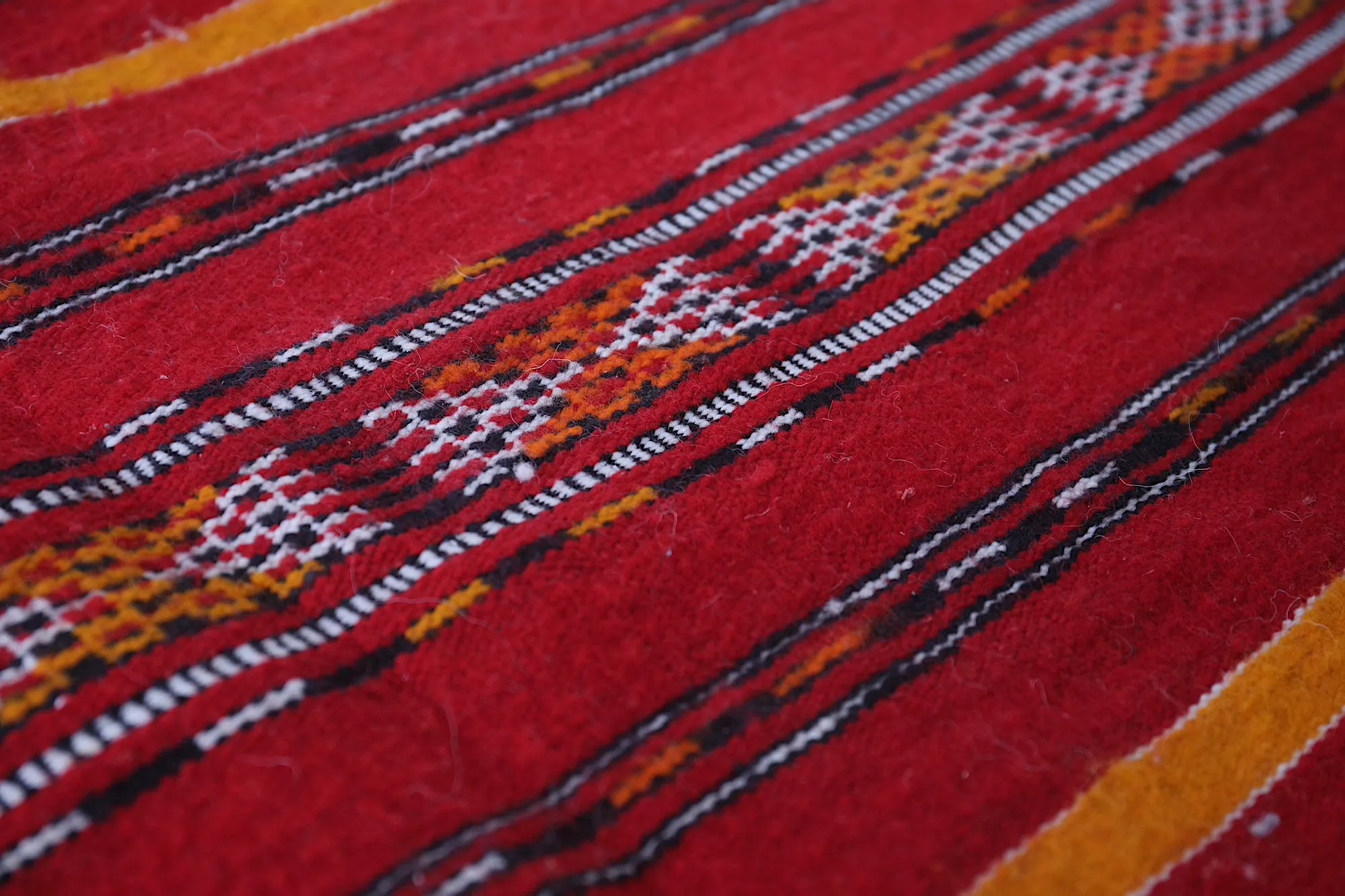 Vibrant Berber Kilim Rug - Handwoven 2.9x5 ft