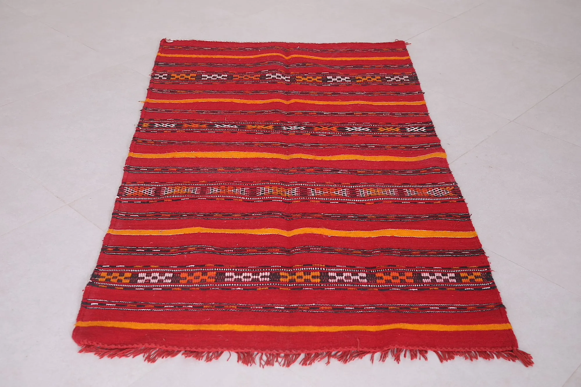 Vibrant Berber Kilim Rug - Handwoven 2.9x5 ft