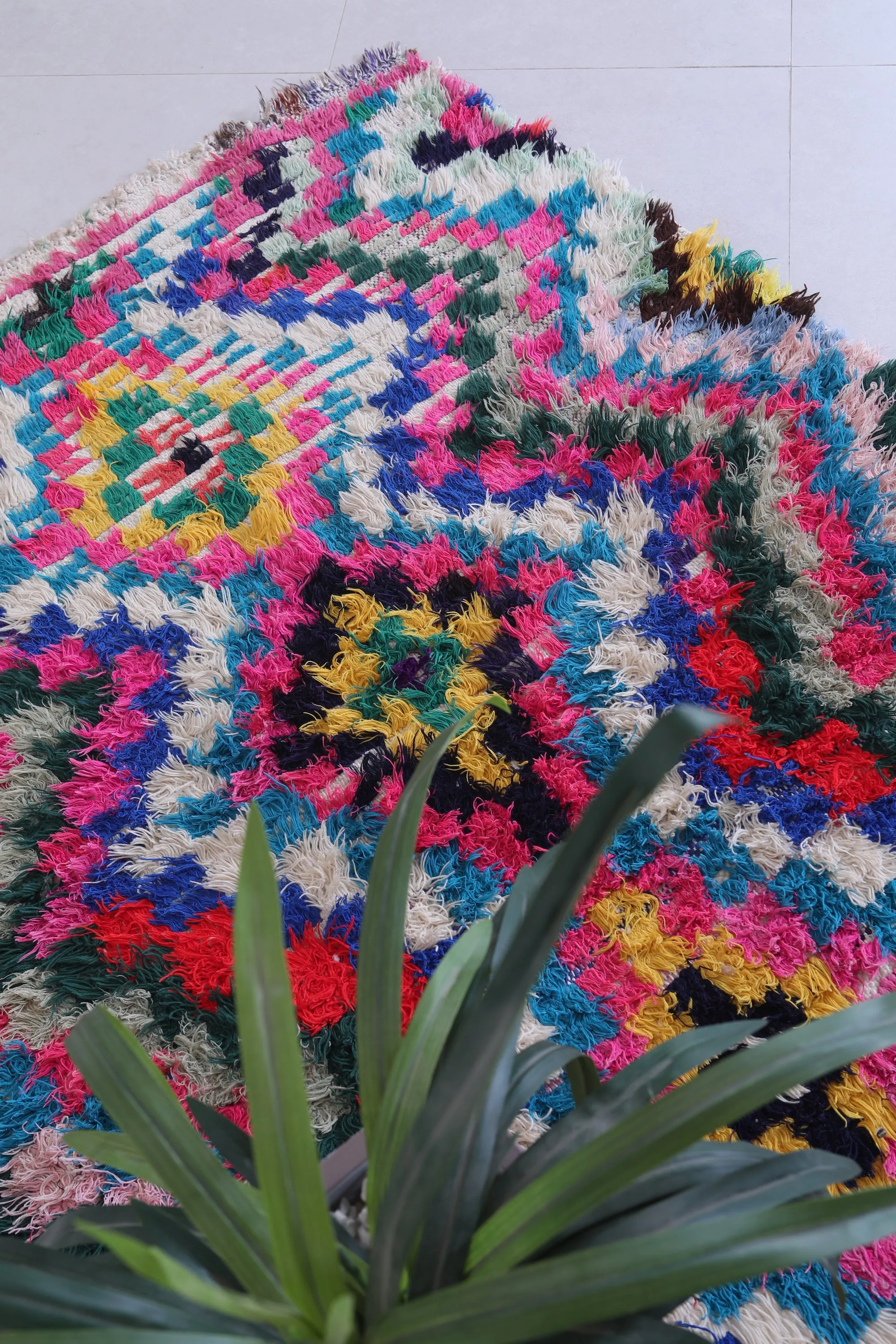 Vibrant Handmade Moroccan Boucherouite Rug – 4 X 5.2 Feet
