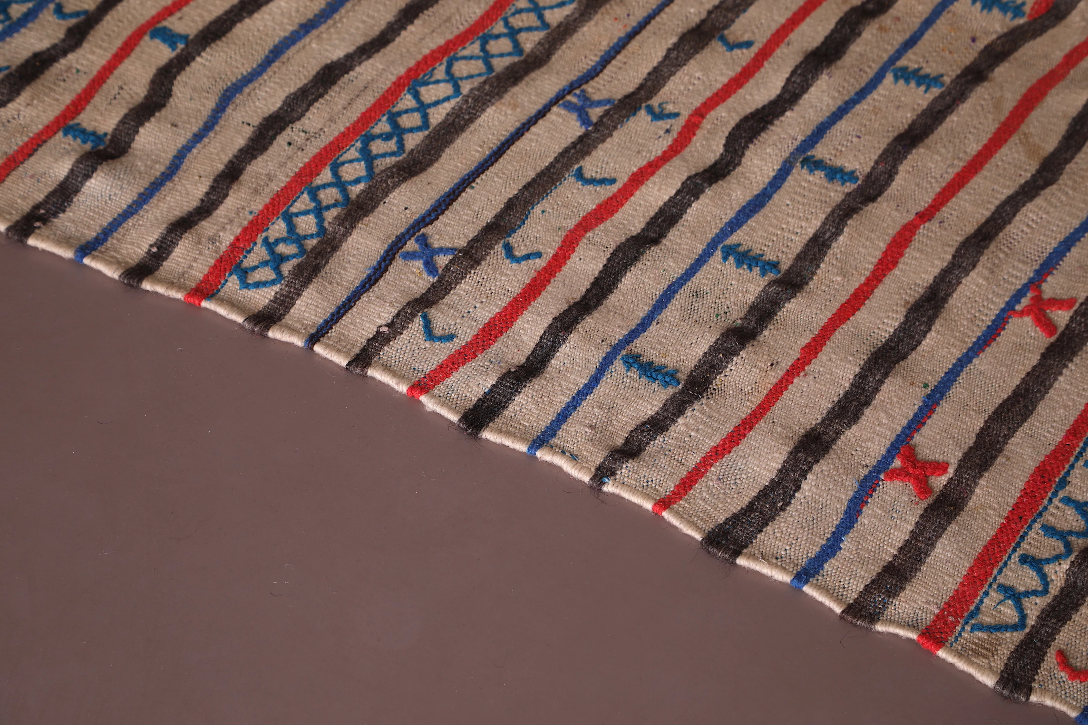 Vibrant Handwoven Moroccan Kilim Rug - 4.9x8.3 ft Tribal Design