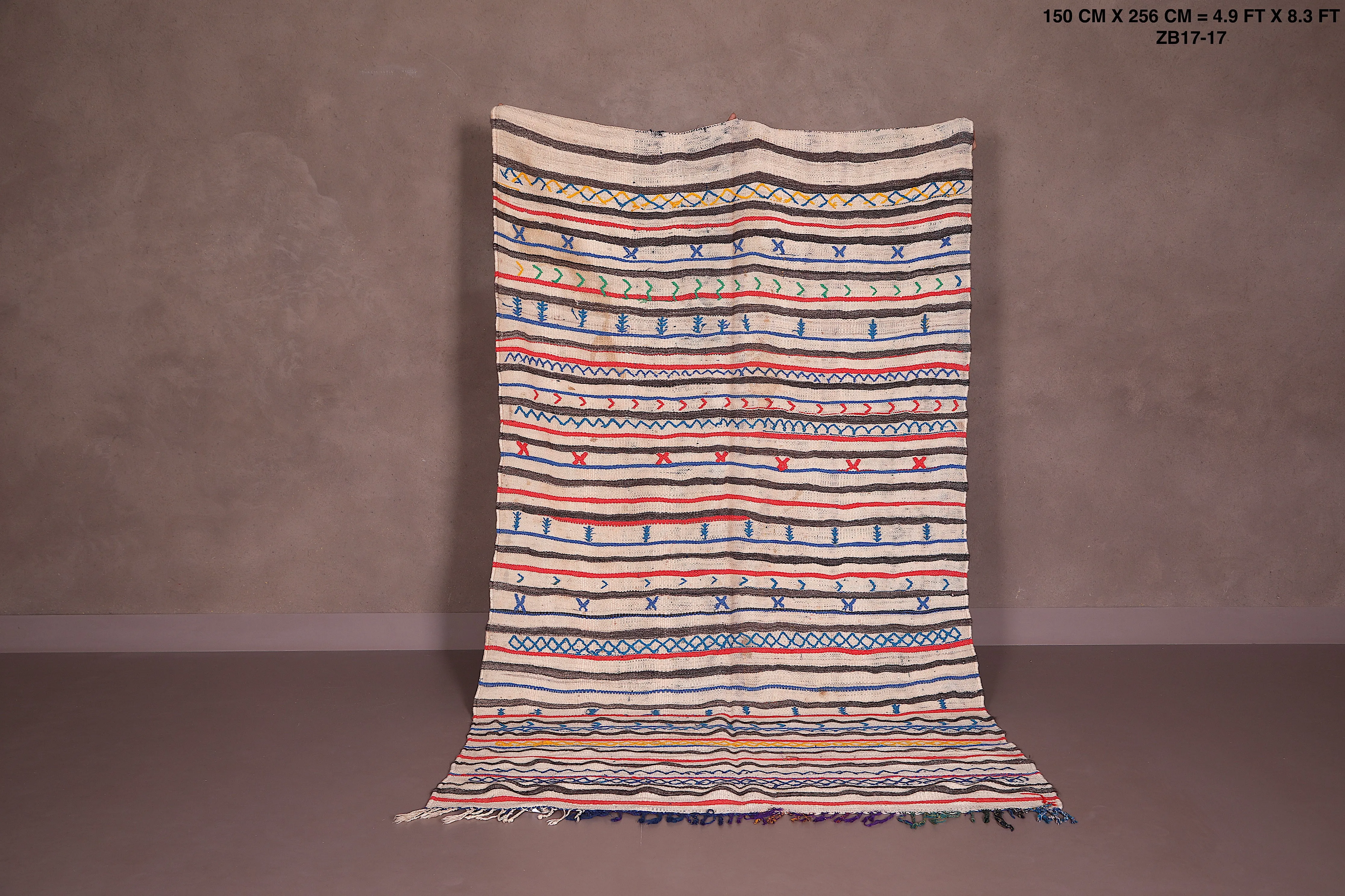 Vibrant Handwoven Moroccan Kilim Rug - 4.9x8.3 ft Tribal Design
