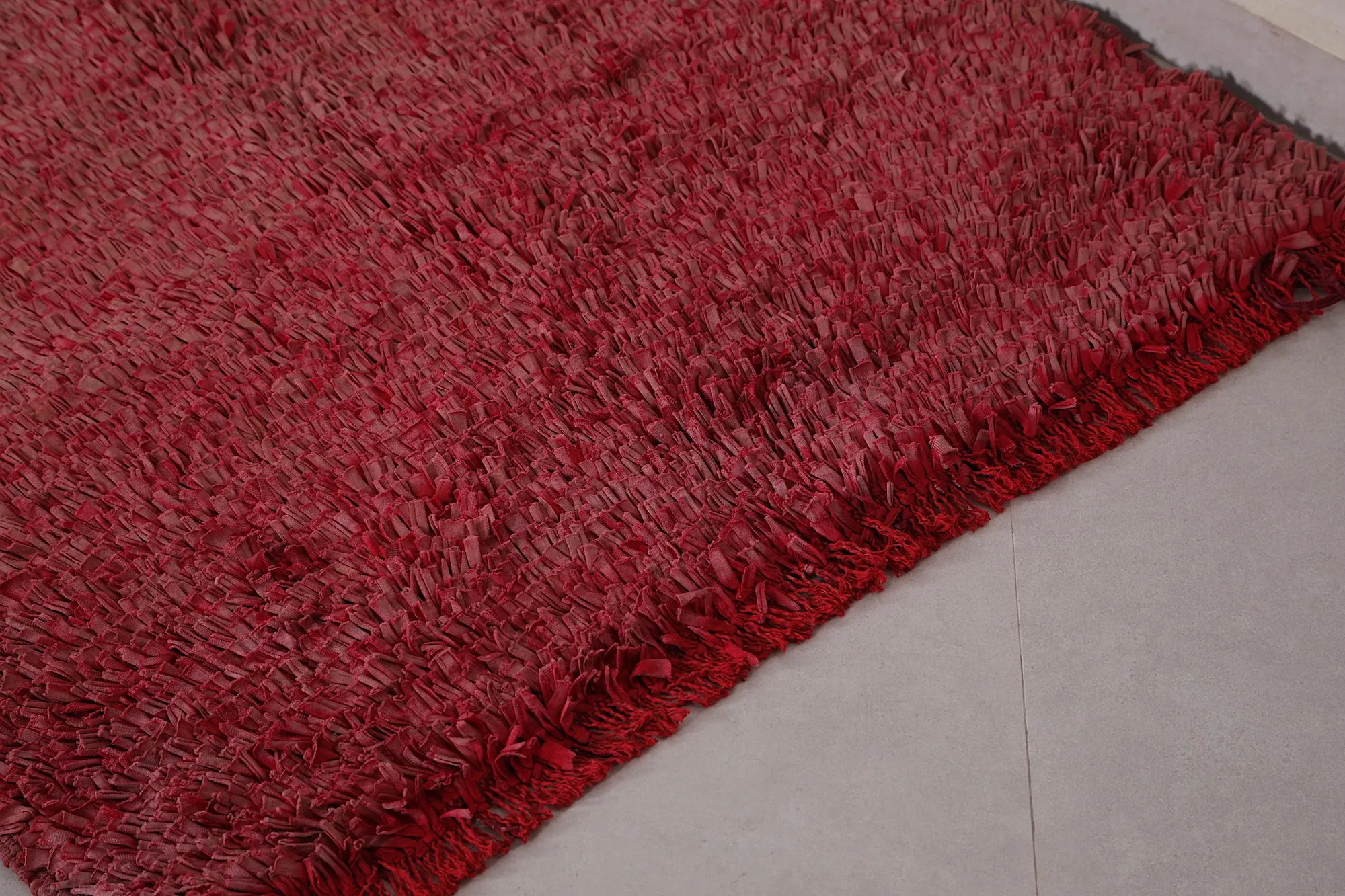 Vibrant Red Moroccan Rug – 3.3 x 5.7 Feet – Handmade Charm