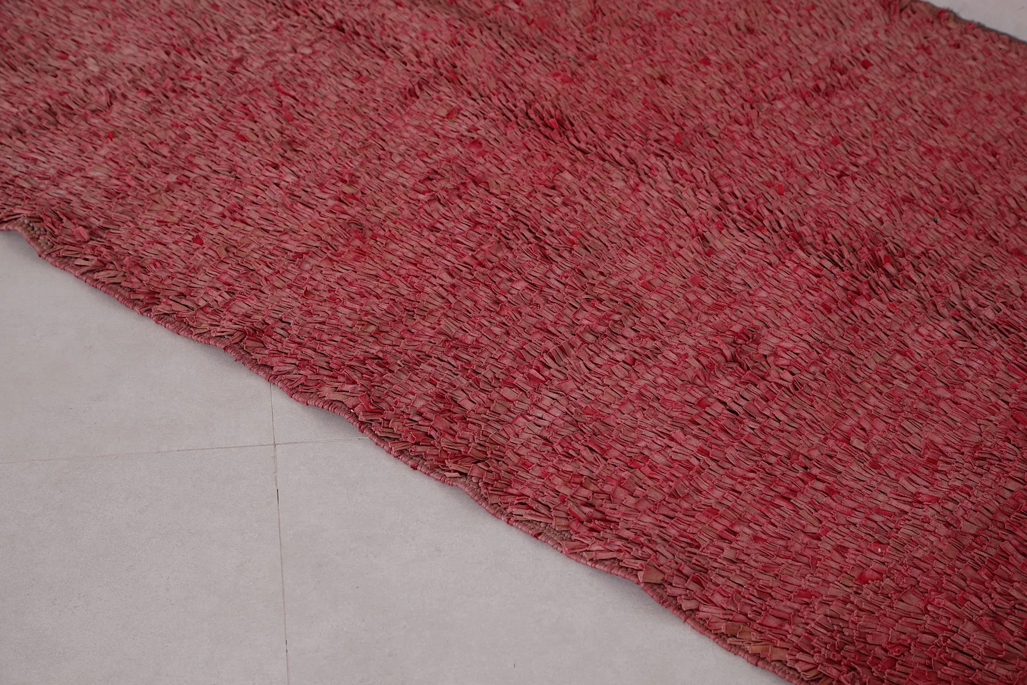 Vibrant Red Moroccan Rug – 3.3 x 5.7 Feet – Handmade Charm