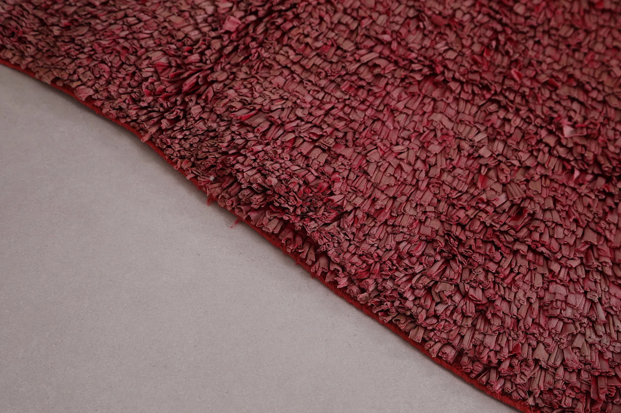 Vibrant Red Moroccan Rug – 3.3 x 5.7 Feet – Handmade Charm