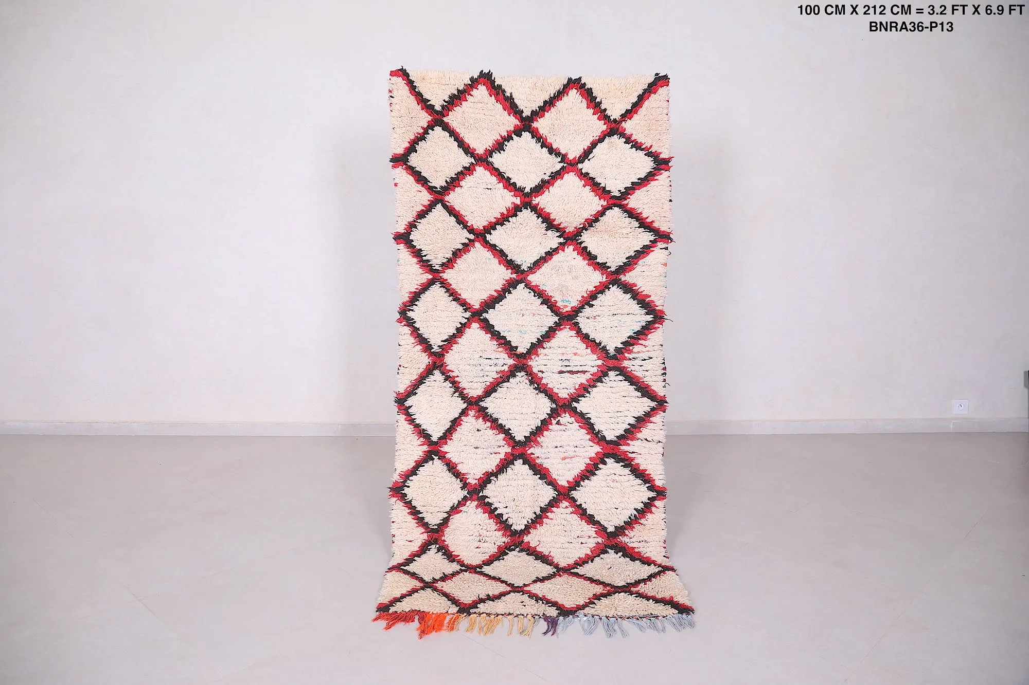Vintage Azilal Rug – 3.2 x 6.9 ft | Timeless Moroccan Elegance