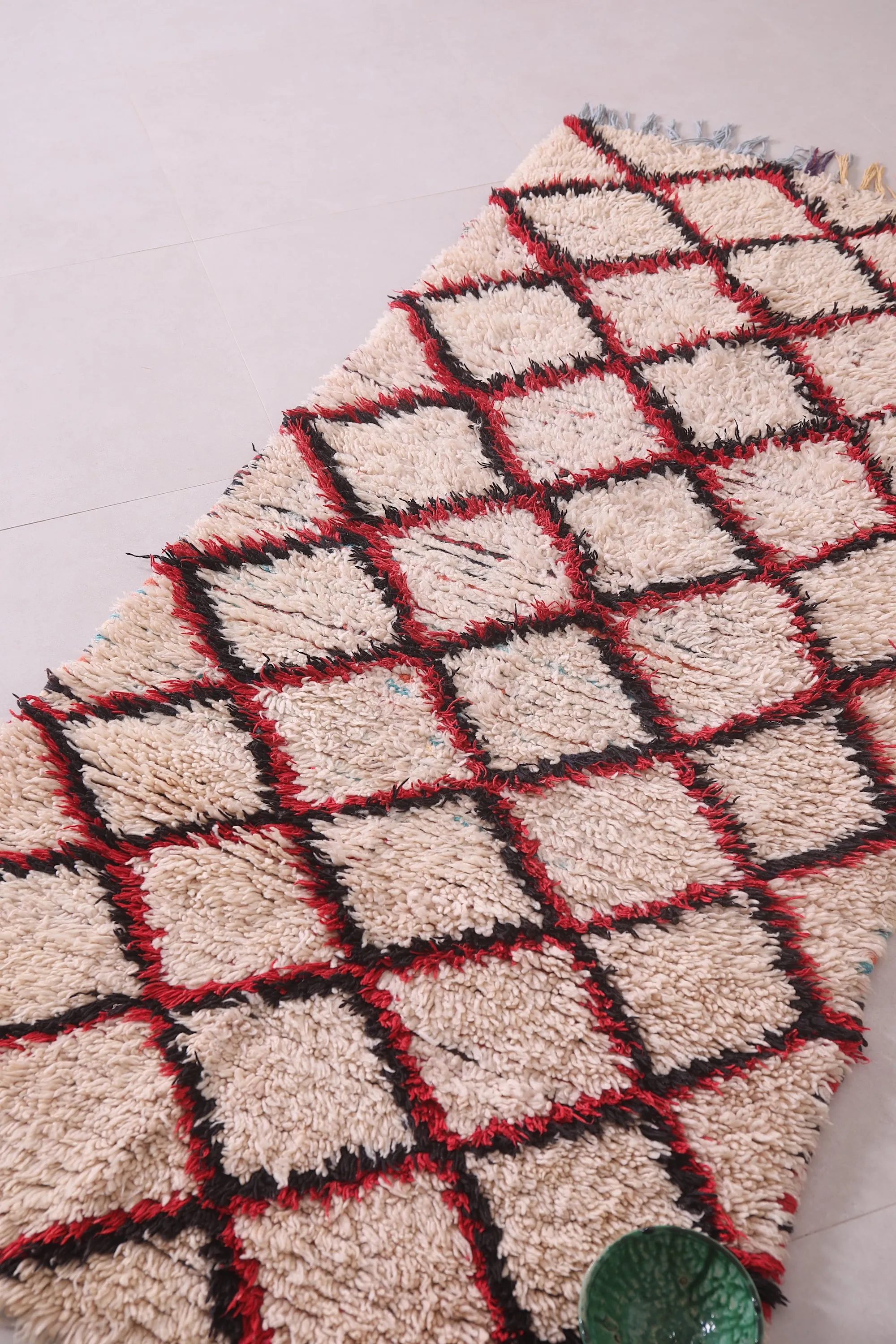 Vintage Azilal Rug – 3.2 x 6.9 ft | Timeless Moroccan Elegance
