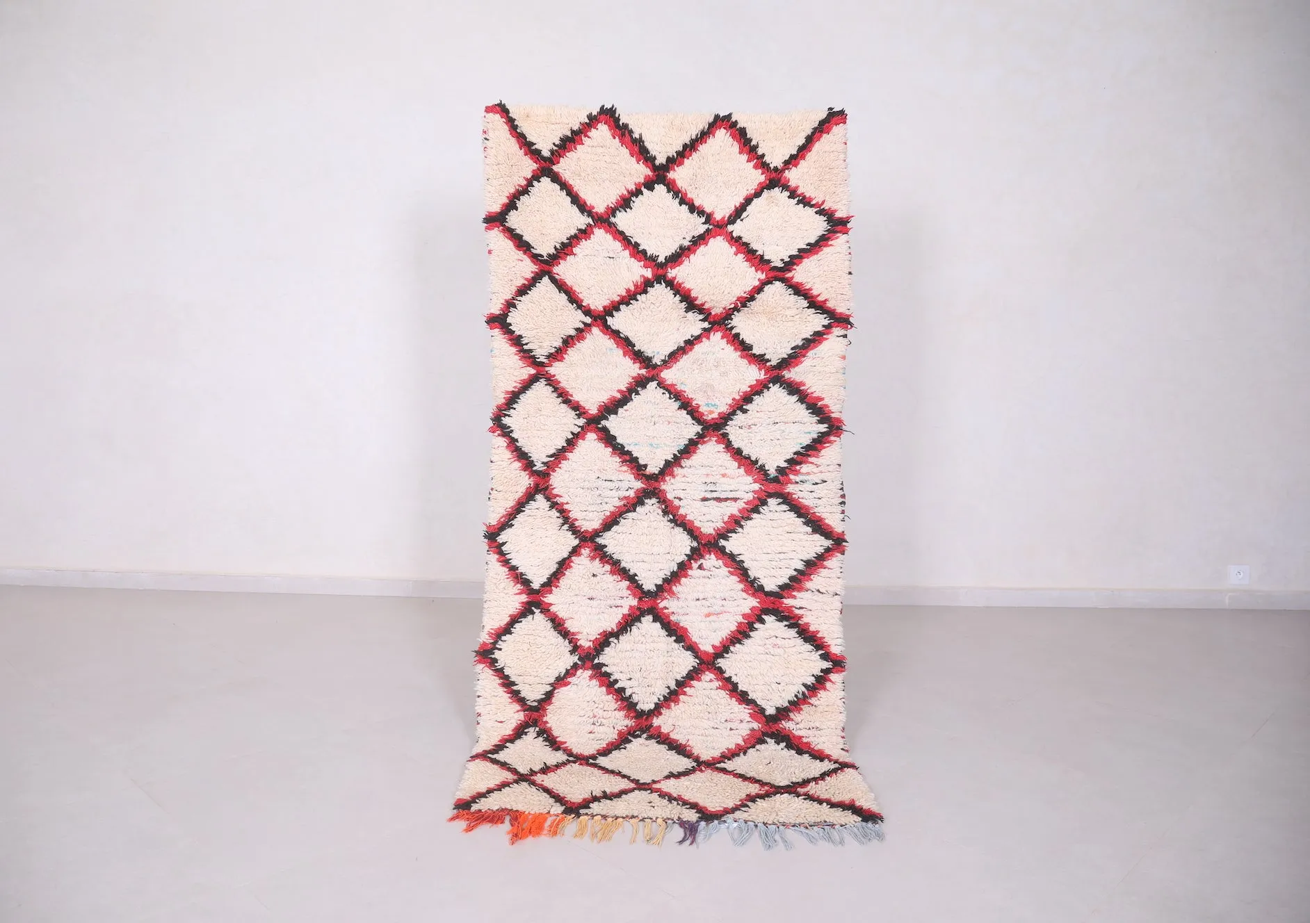 Vintage Azilal Rug – 3.2 x 6.9 ft | Timeless Moroccan Elegance