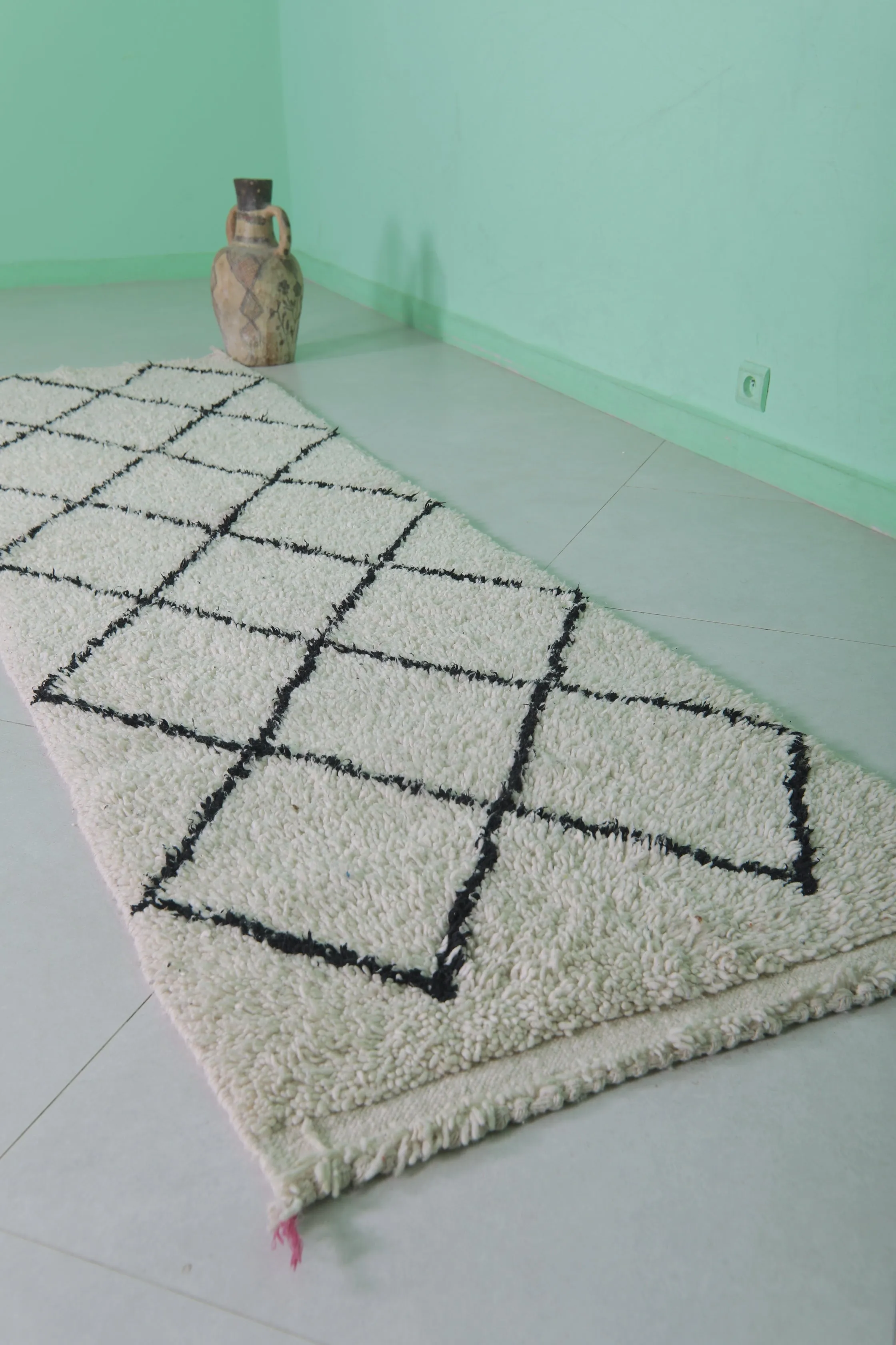 Vintage Beni Ourain Rug - Beige 2.5 x 9 ft | Moroccan Handwoven Masterpiece