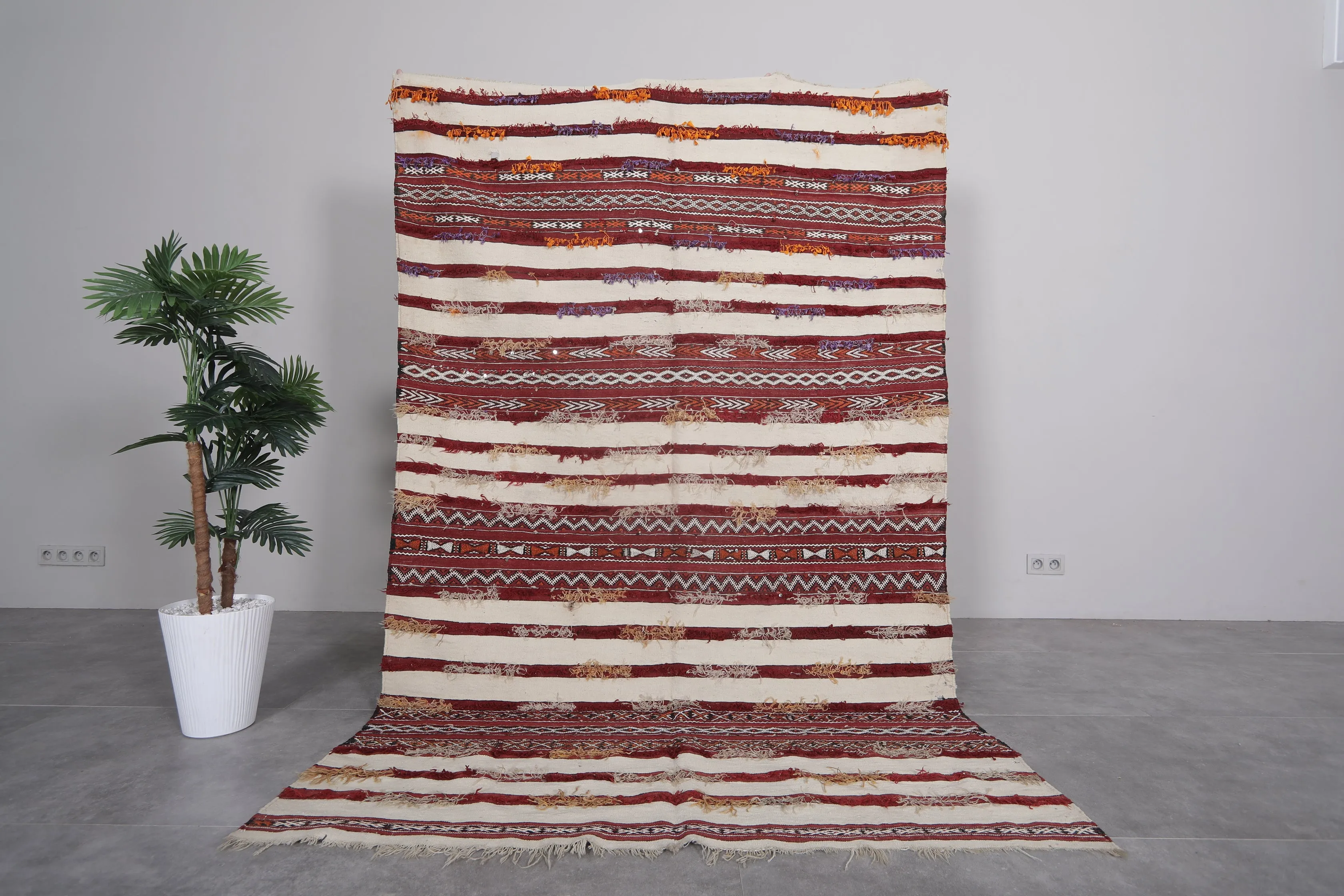 Vintage Berber Blanket - 5.3 FT x 8.3 FT | Handwoven Moroccan Rug