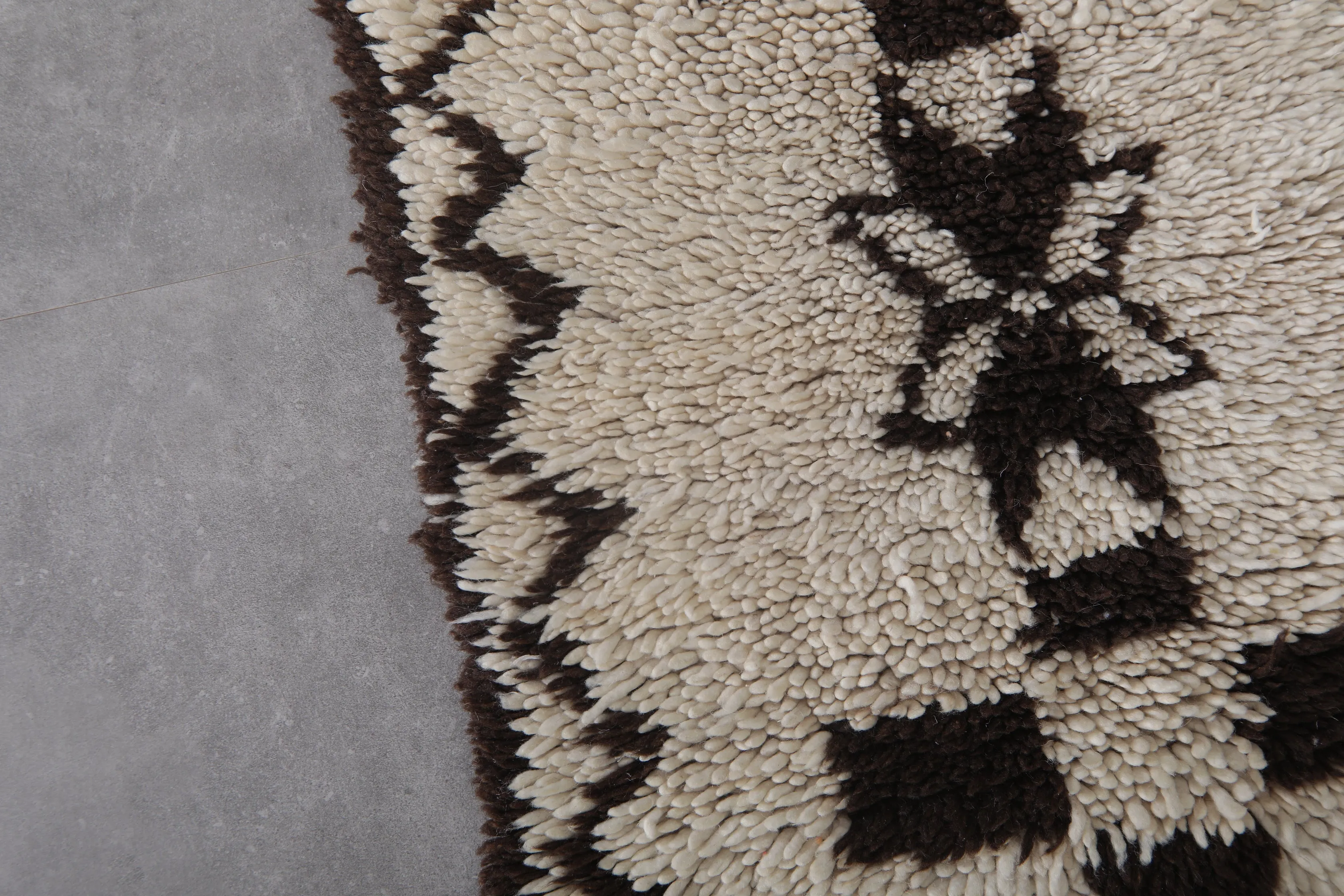 Vintage Berber Carpet – 2.3 x 6.3 ft Handmade Moroccan Rug