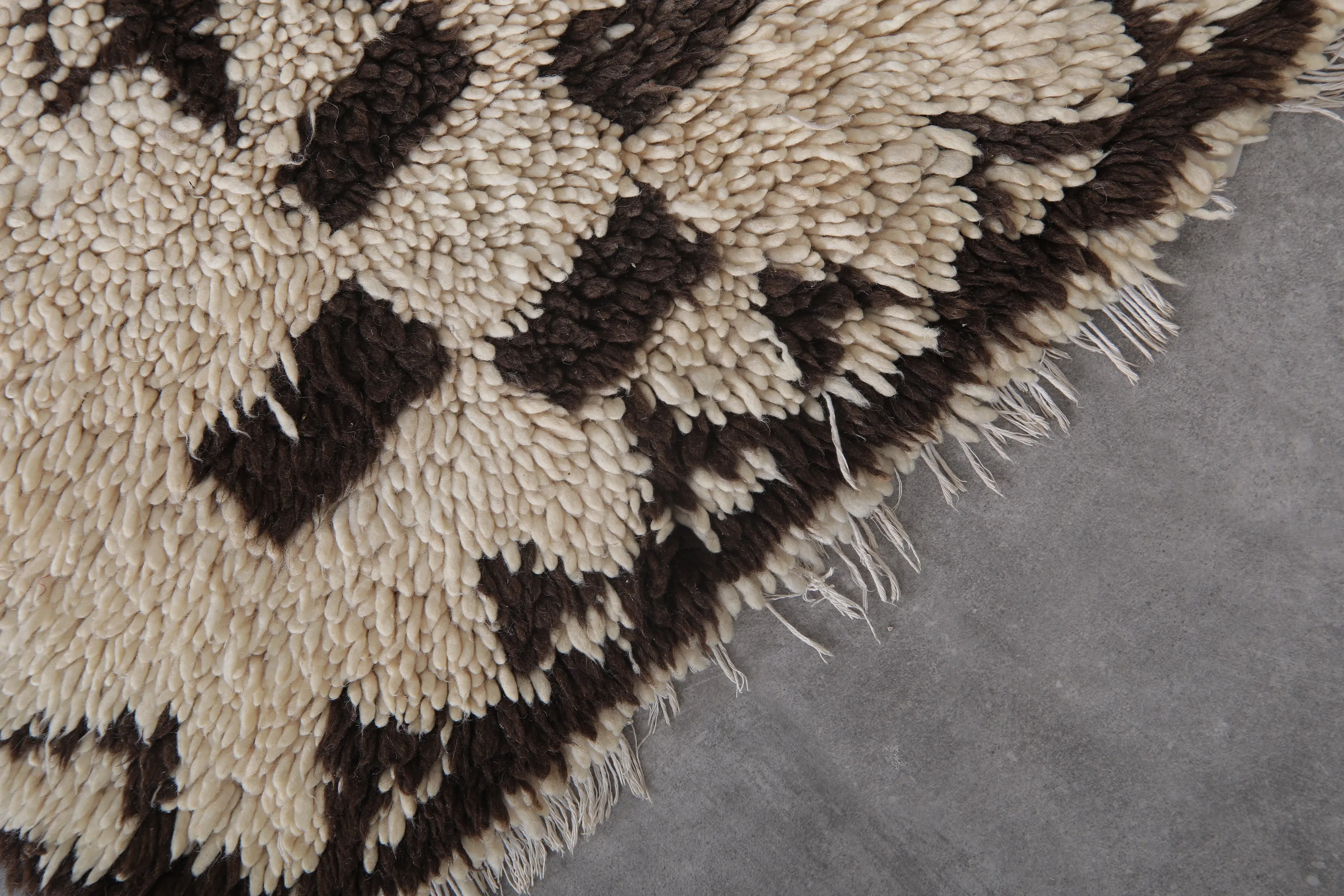 Vintage Berber Carpet – 2.3 x 6.3 ft Handmade Moroccan Rug