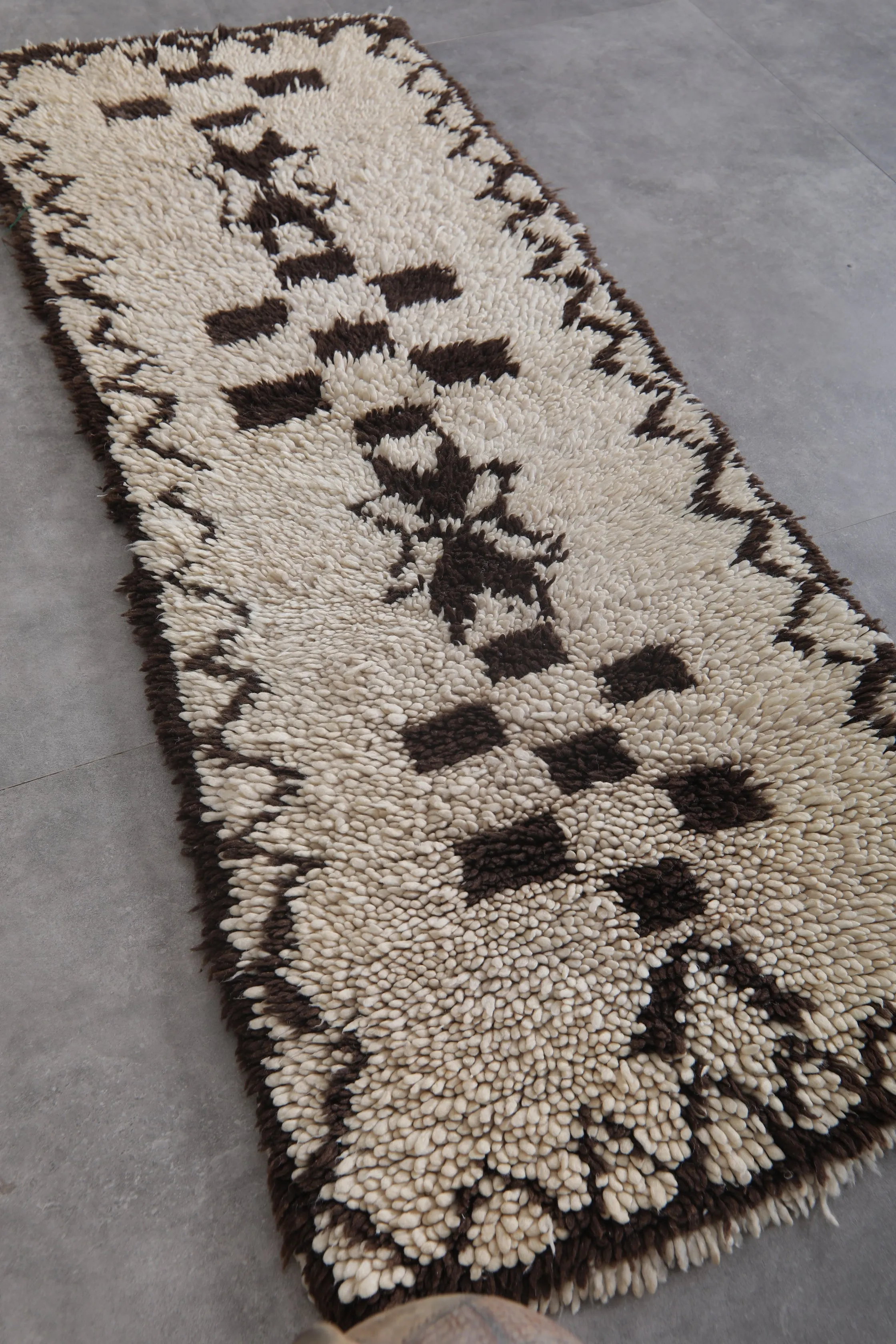 Vintage Berber Carpet – 2.3 x 6.3 ft Handmade Moroccan Rug