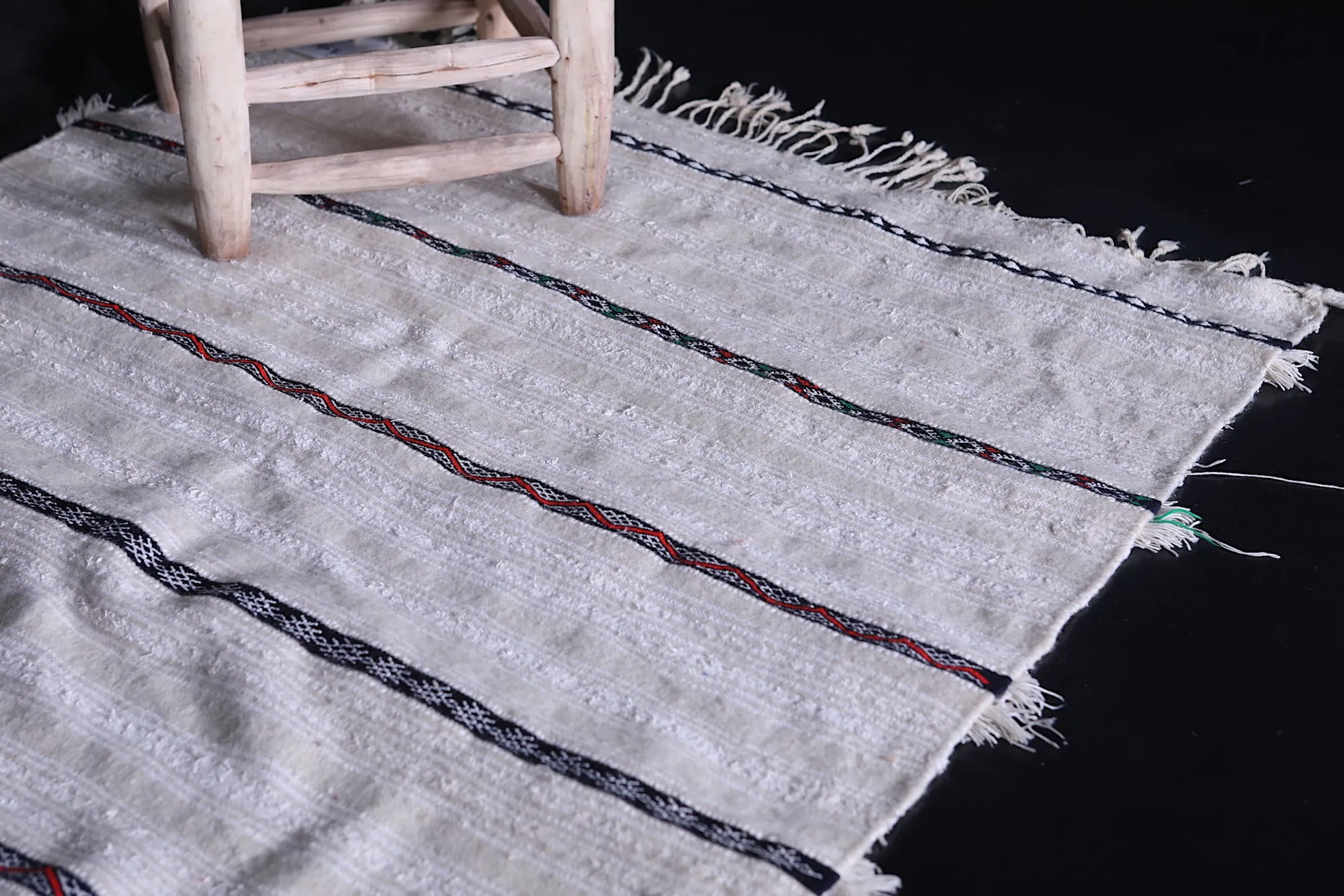 Vintage Berber Rug 3.4 ft x 5.2 ft - Handwoven Moroccan Handira Blanket