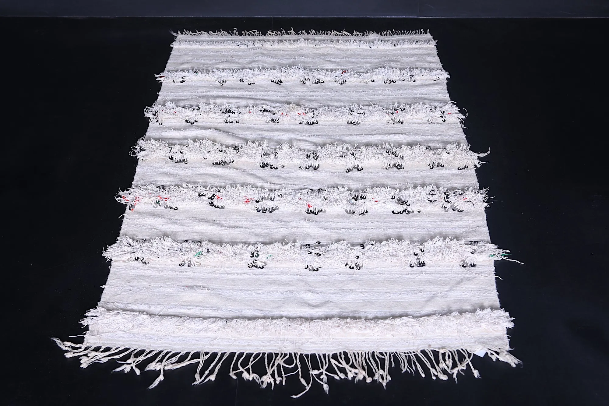 Vintage Berber Rug 3.4 ft x 5.2 ft - Handwoven Moroccan Handira Blanket