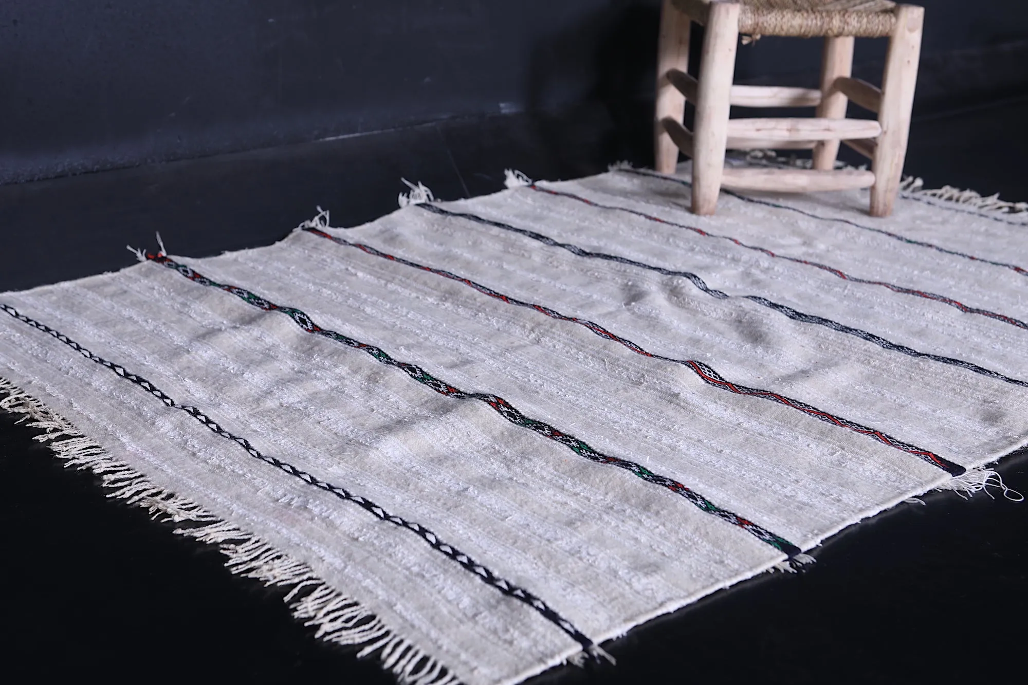 Vintage Berber Rug 3.4 ft x 5.2 ft - Handwoven Moroccan Handira Blanket