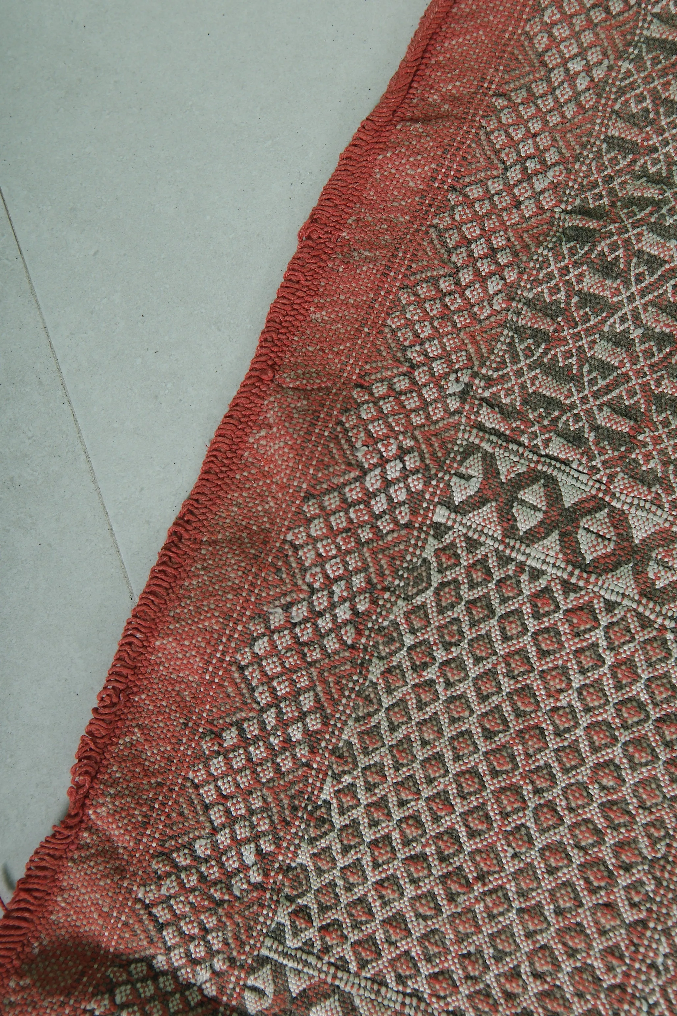 Vintage Berber Rug - 4 FT X 6.9 FT | Handmade Moroccan Treasure
