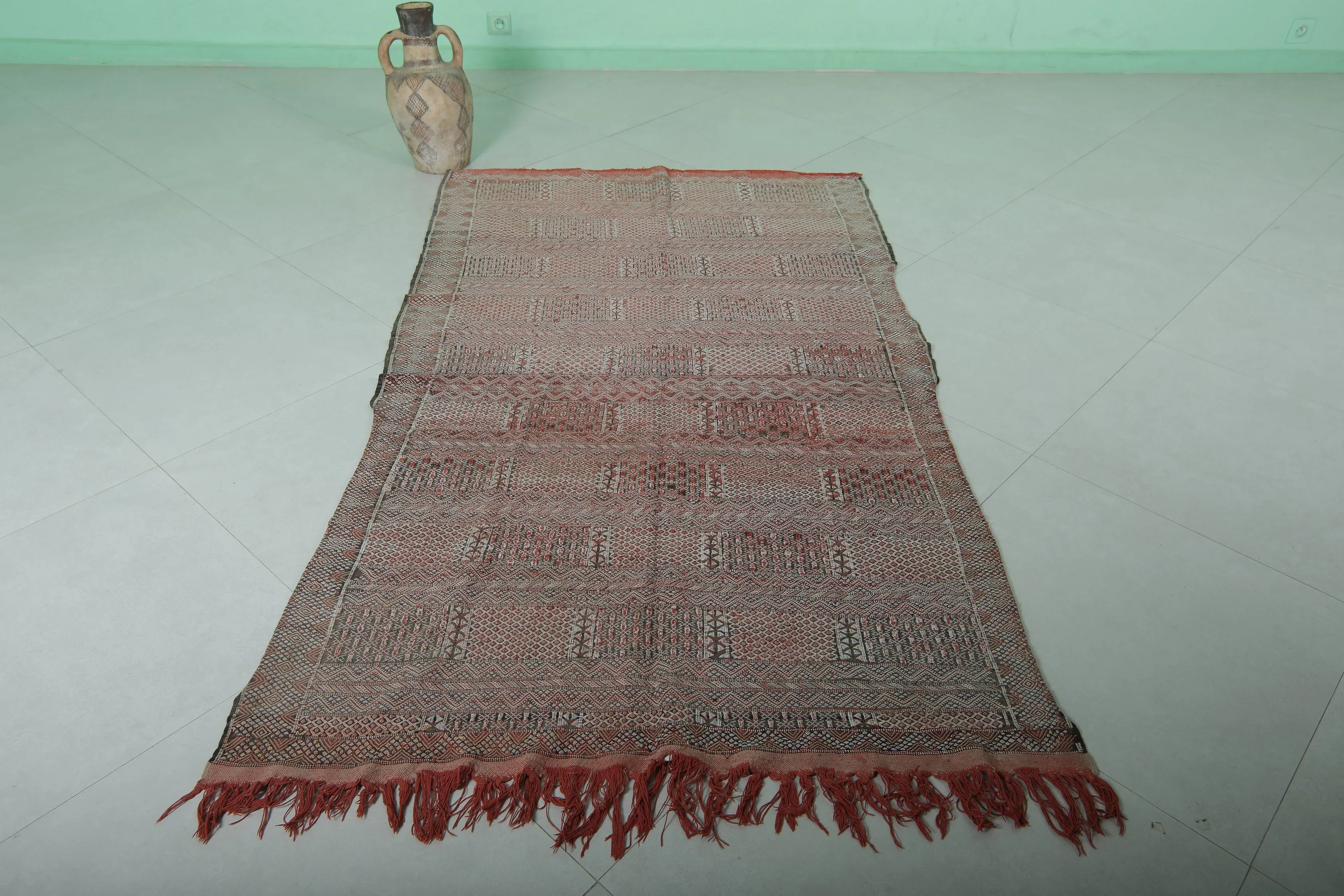 Vintage Berber Rug - 4 FT X 6.9 FT | Handmade Moroccan Treasure