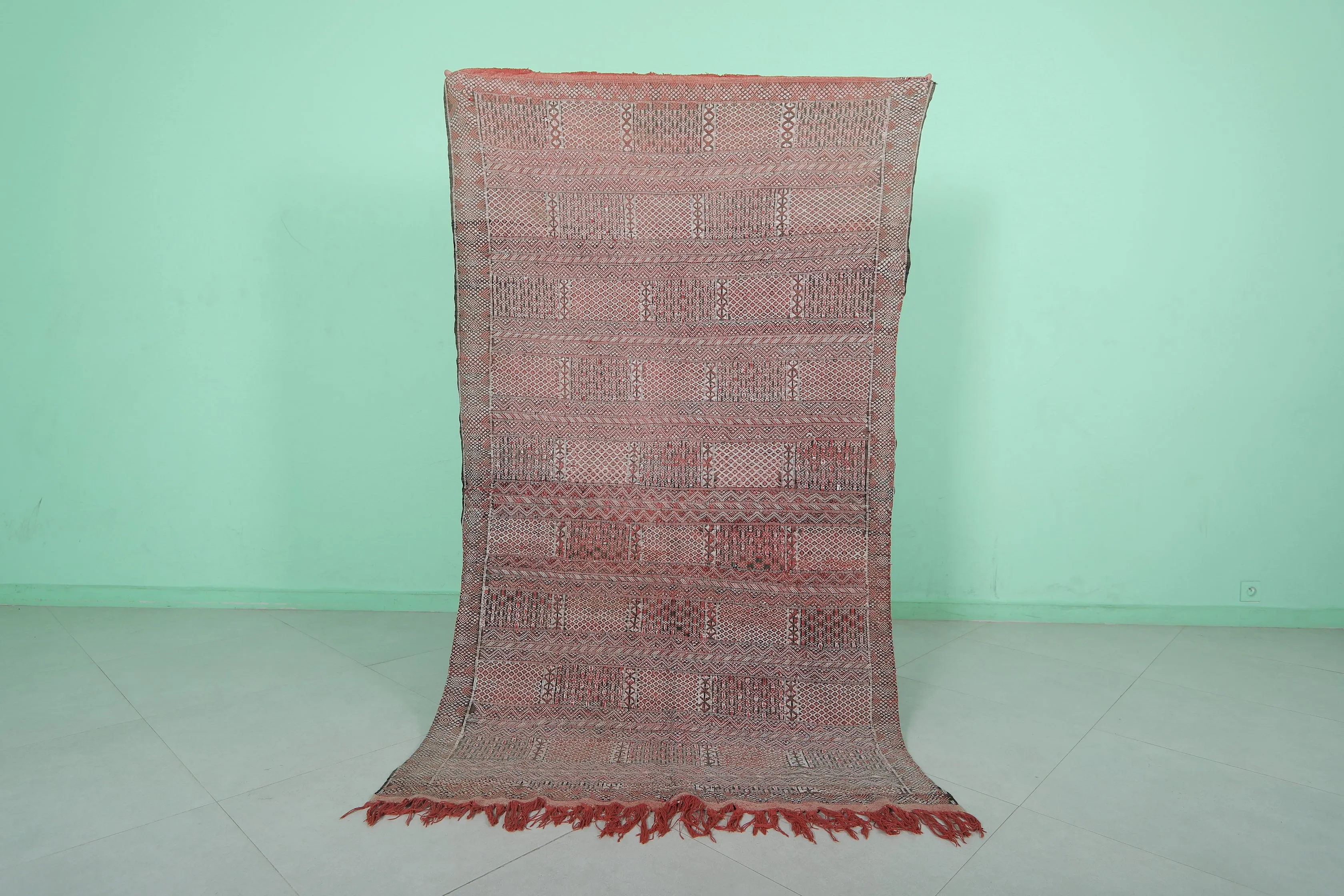 Vintage Berber Rug - 4 FT X 6.9 FT | Handmade Moroccan Treasure