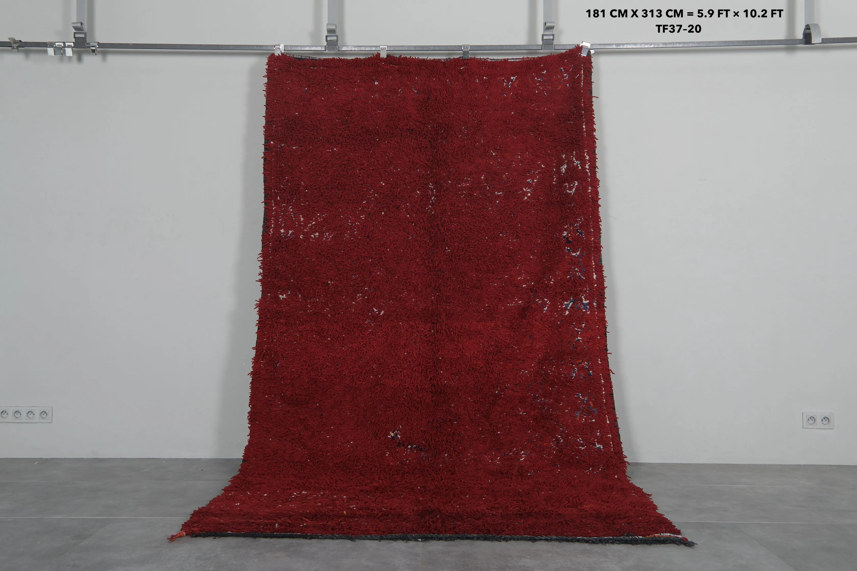 Vintage Berber Rug – 5.9 x 10.2 Feet – Handwoven Moroccan Charm
