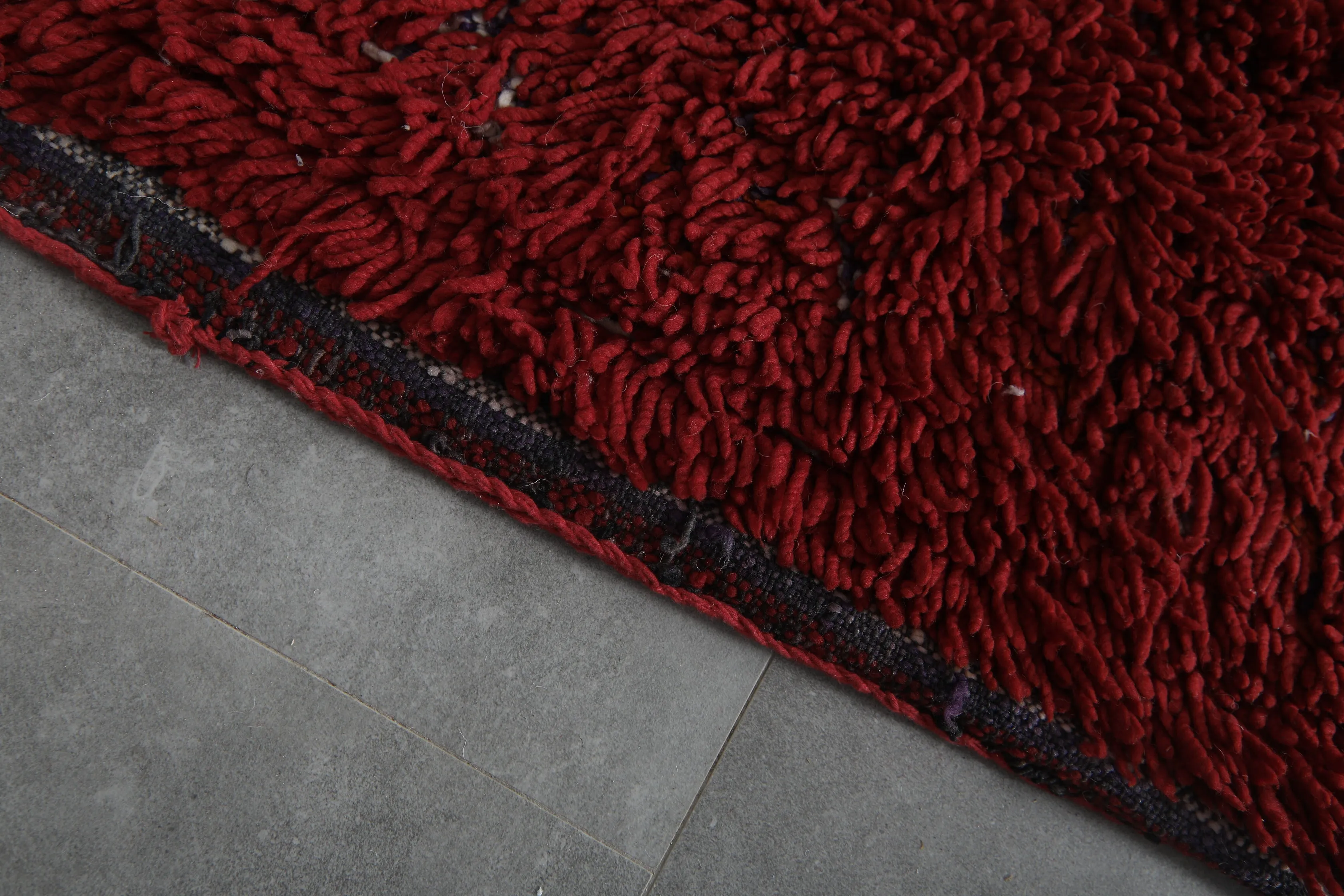Vintage Berber Rug – 5.9 x 10.2 Feet – Handwoven Moroccan Charm