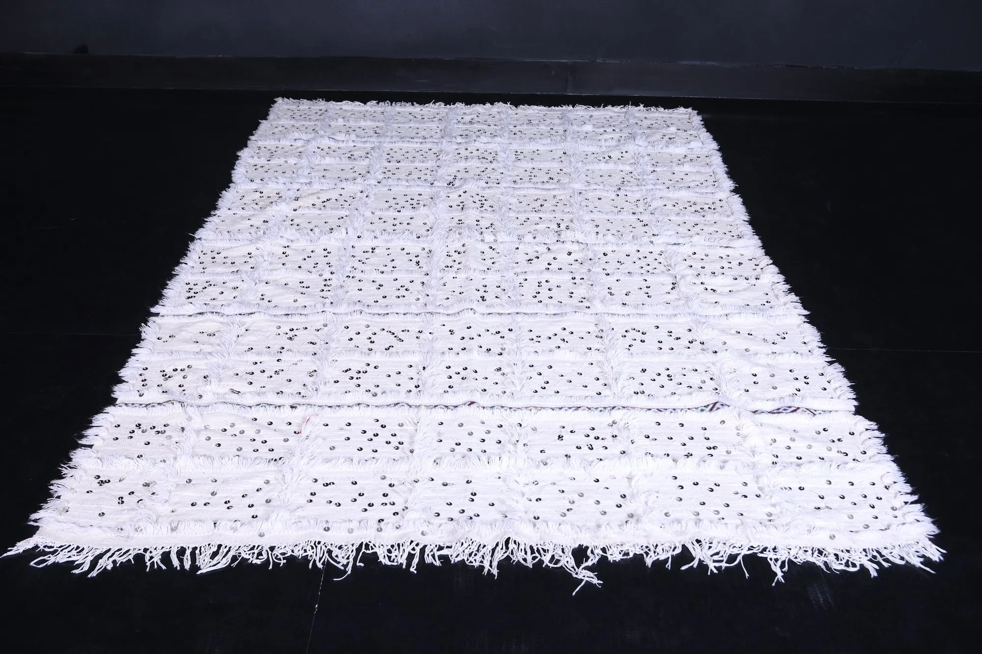 Vintage Berber Wedding Blanket 5.5 ft x 8.1 ft - Handwoven Moroccan Handira